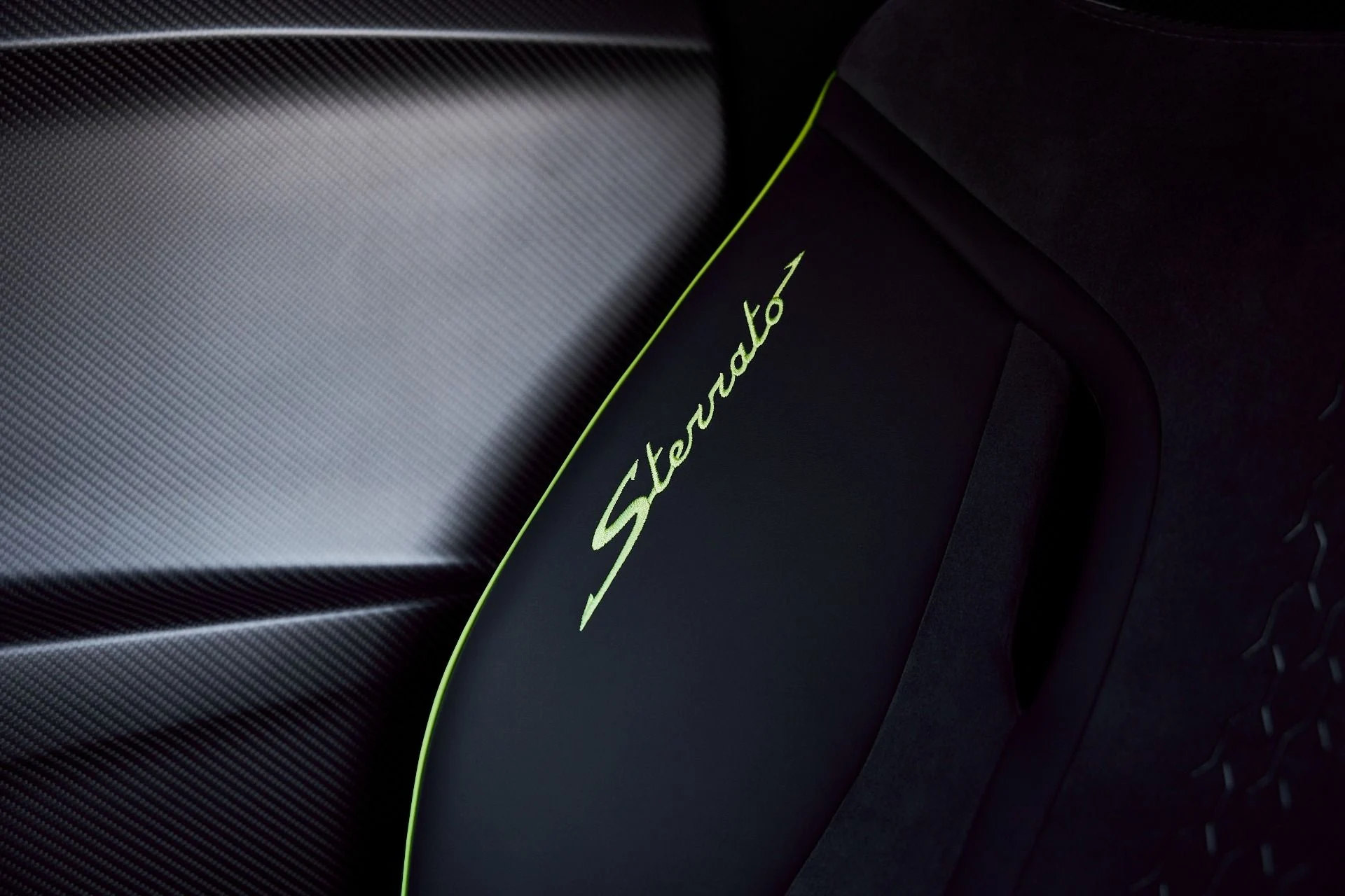 mph050_1049659625_Used_2024_Lamborghini_Huracan_Sterrato_Base_1767062467_ff911be1f4