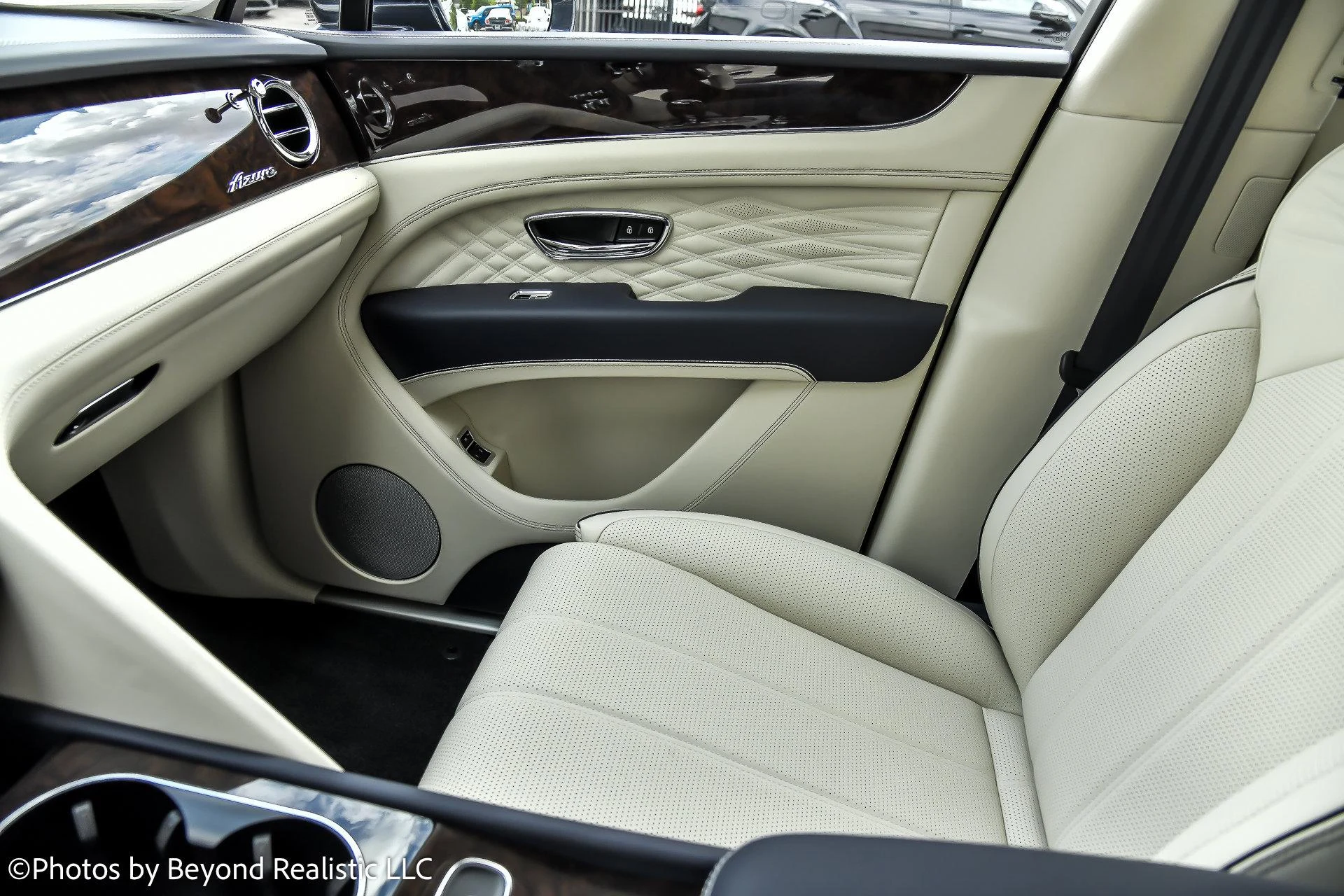 mph050_1063962866_Used_2024_Bentley_Bentayga_Azure_1760342193_a63ddb22ff