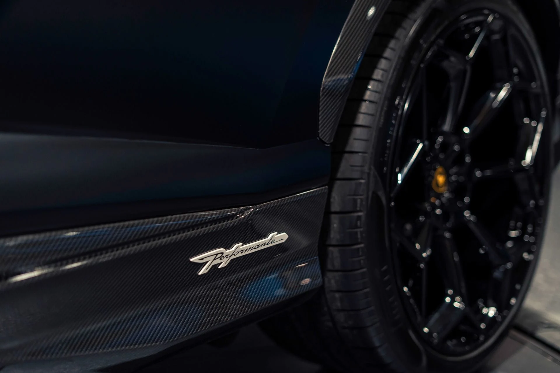 mph050_1066554229_Used_2023_Lamborghini_Urus_Performante_1780414144_7fa8b36117