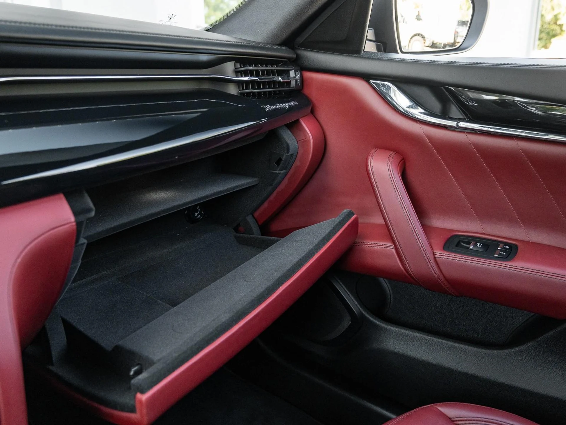 mph050_1083979461_Used_2022_Maserati_Quattroporte_GT_1765231548_1668f64fe1