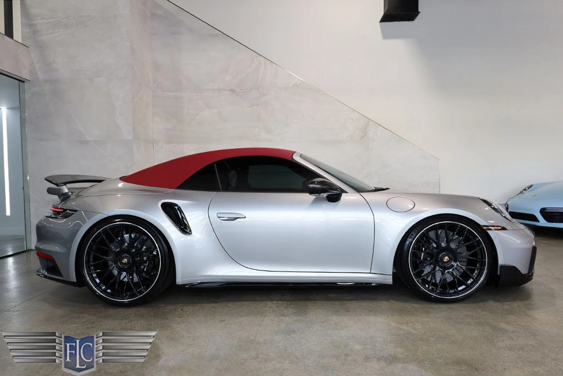 mph050_1087491770_used_2024_porsche_911_turboscabriolet_9689_22937048_51_1024_bd6443f54e