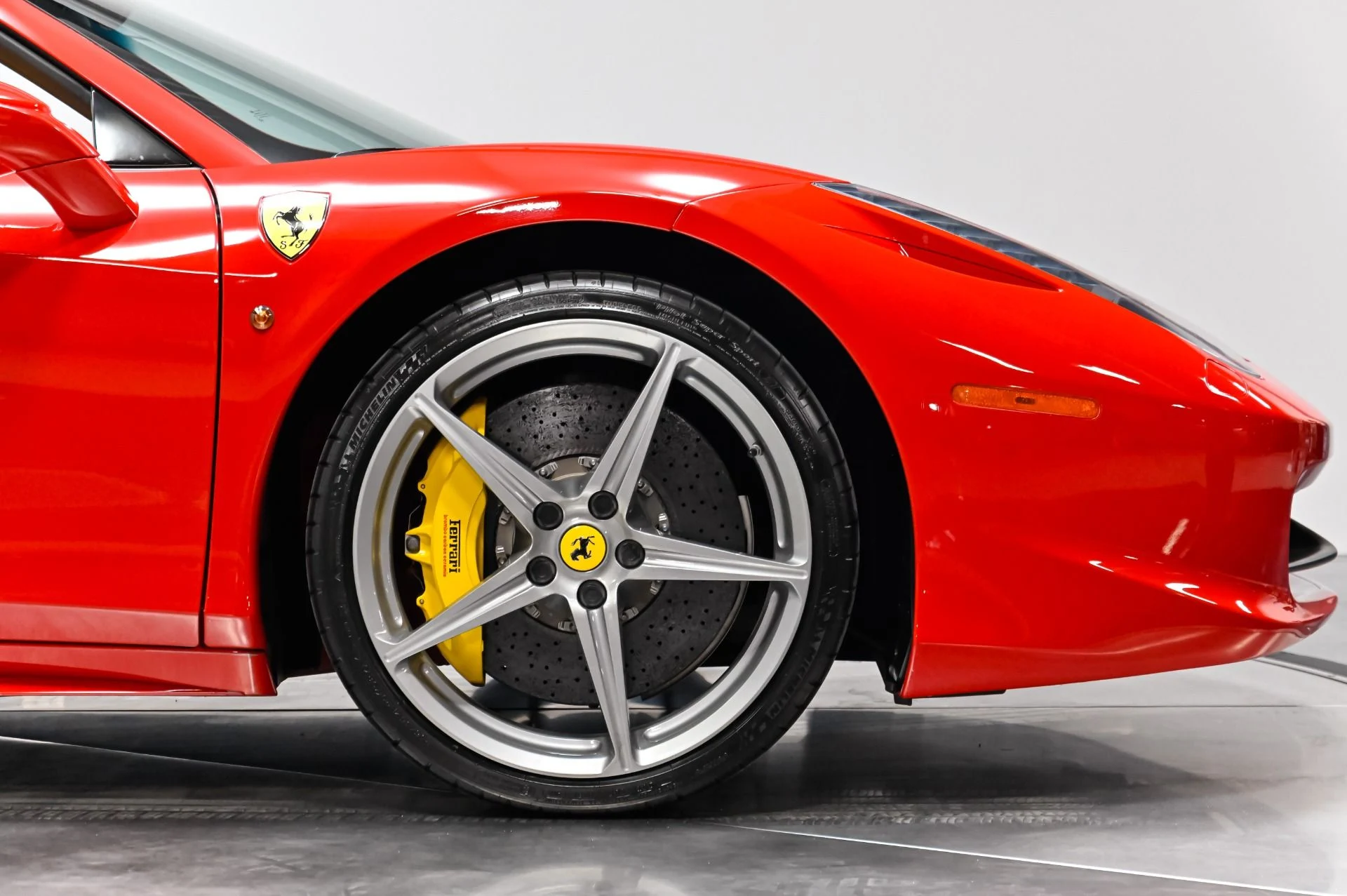 mph050_1090208790_Used_2013_Ferrari_458_Spider_1788115023_cfaf19c658