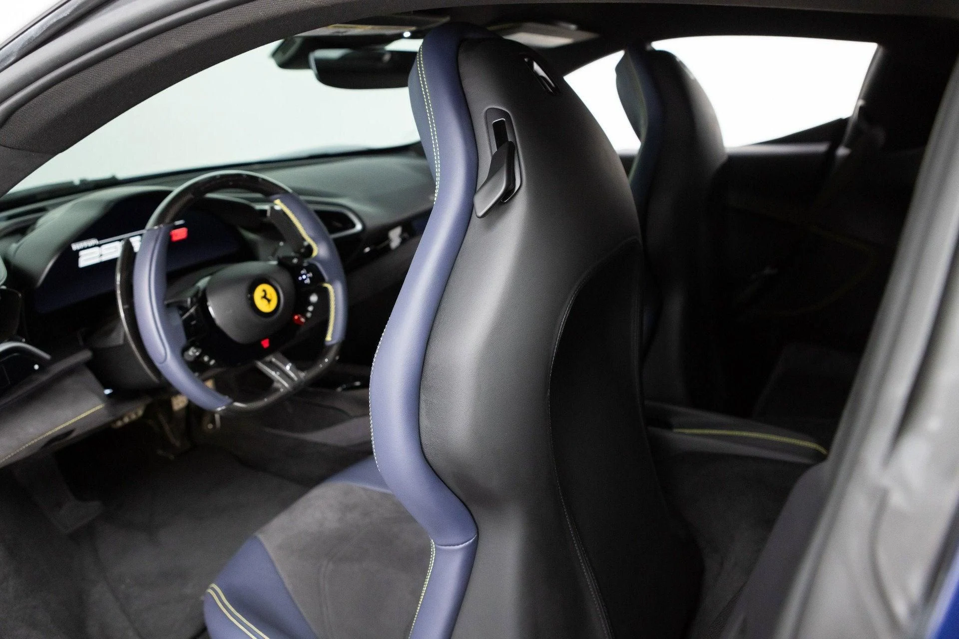 mph050_1103124172_Used_2025_Ferrari_296_GTB_1777349751_f625f16106