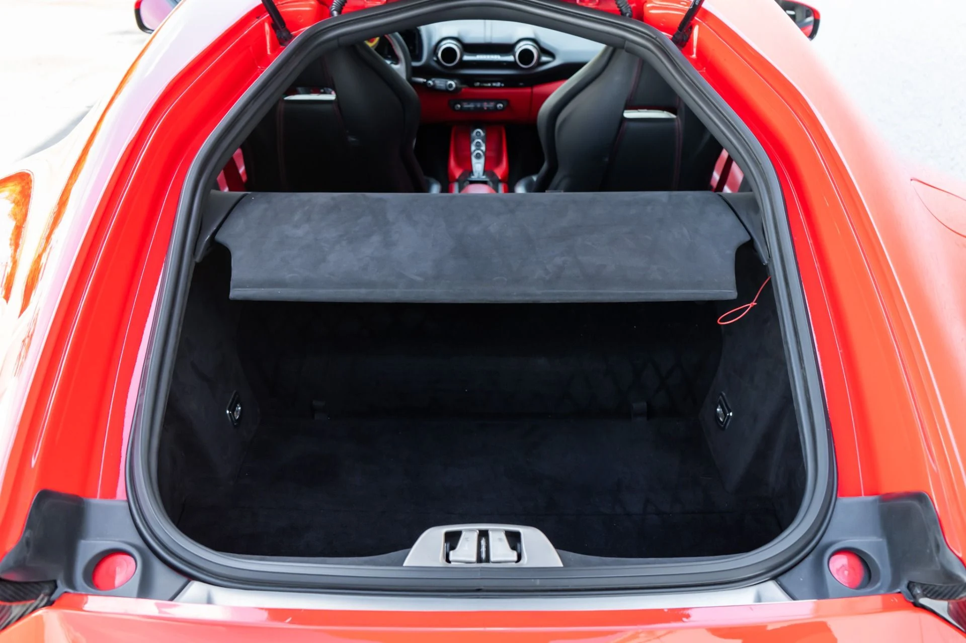 mph050_1113271178_Used_2019_Ferrari_812_Superfast_1789595110_6126001b11