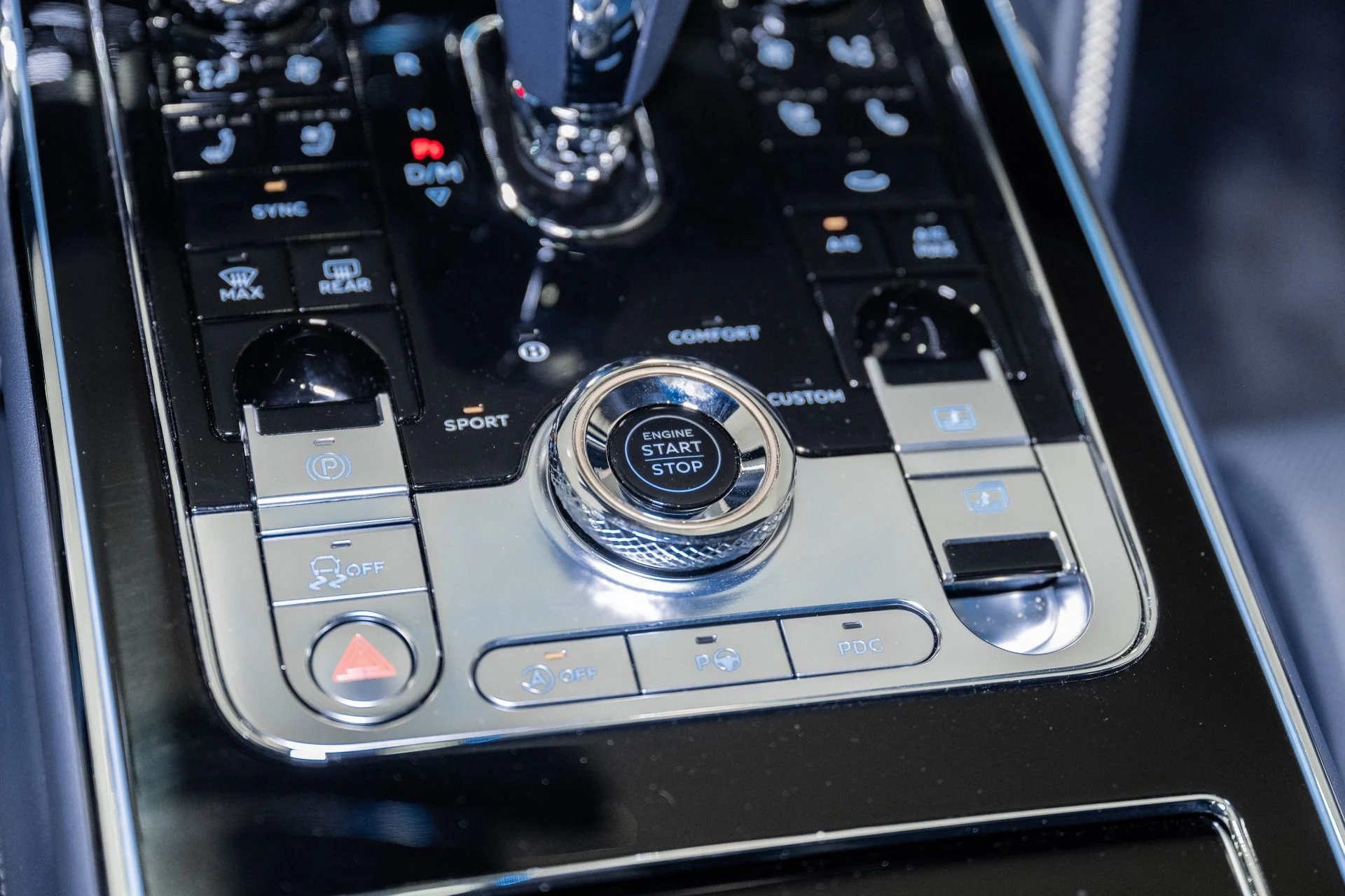 mph050_1121342531_Used_2024_Bentley_Flying_Spur_Edition_8_1777999219_81e83e5be4