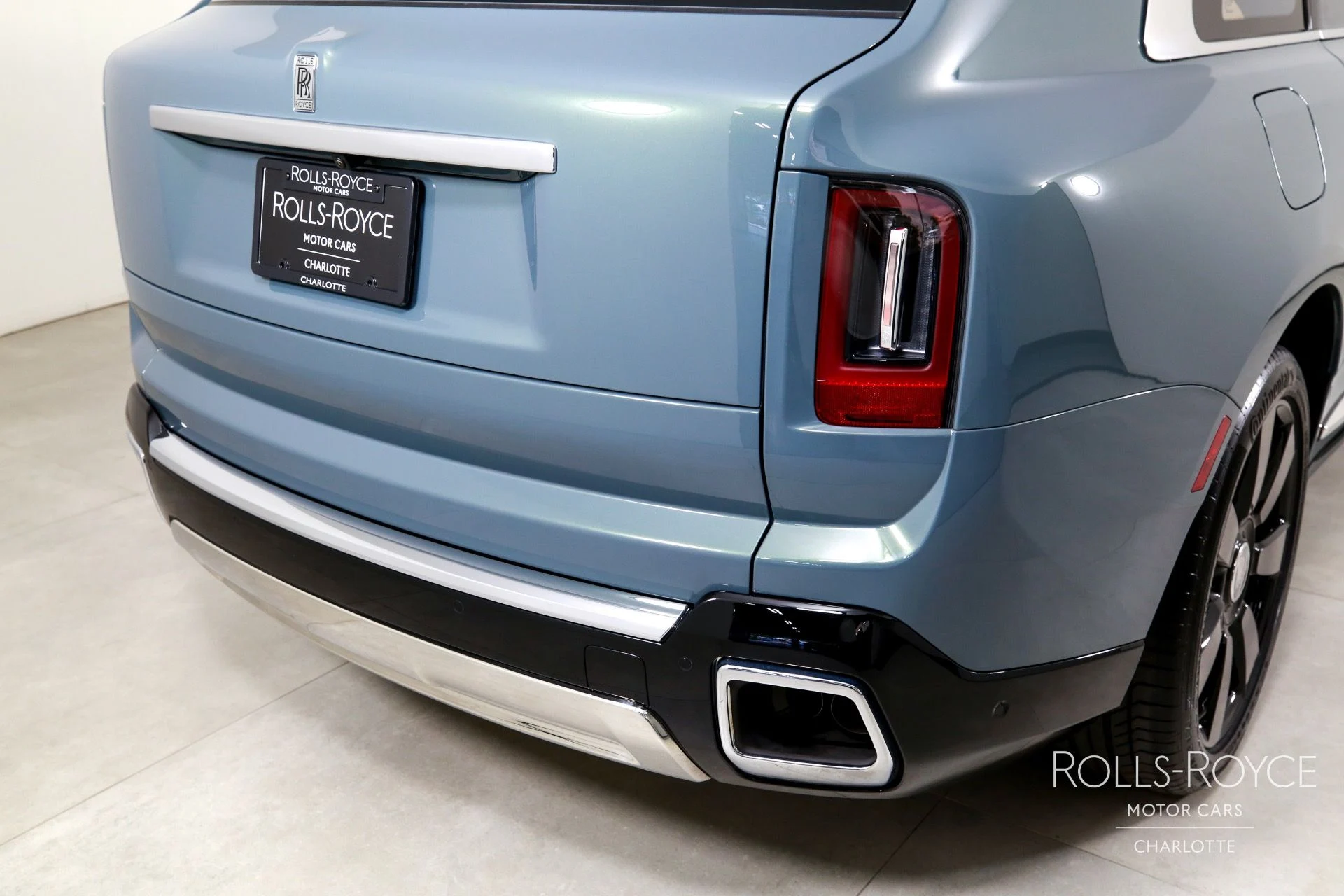 mph050_1145433820_Used_2025_Rolls_Royce_Cullinan_1759510735_cebd752d60