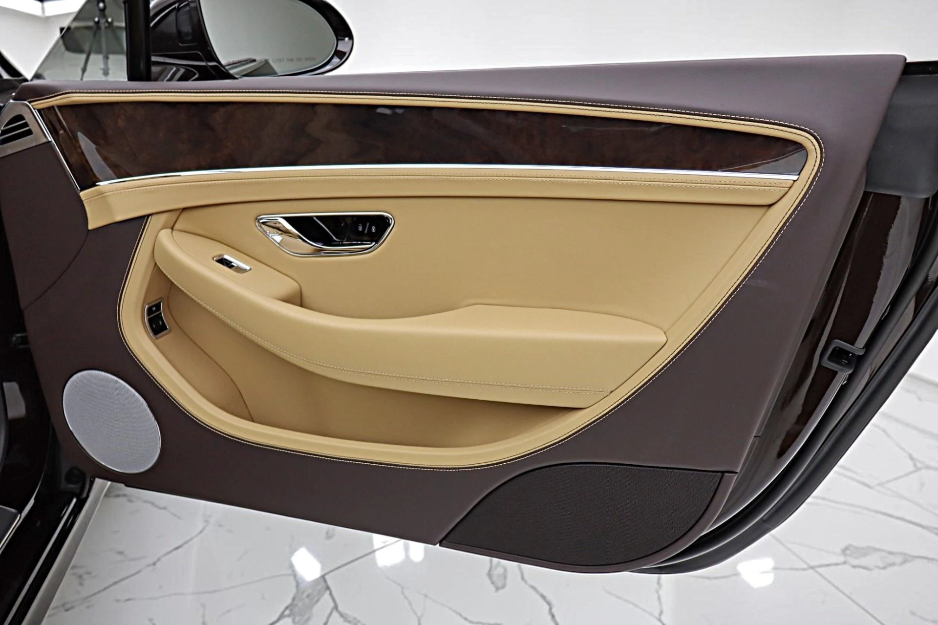 mph050_1149317248_New_2026_Bentley_Continental_GTC_19f796347a