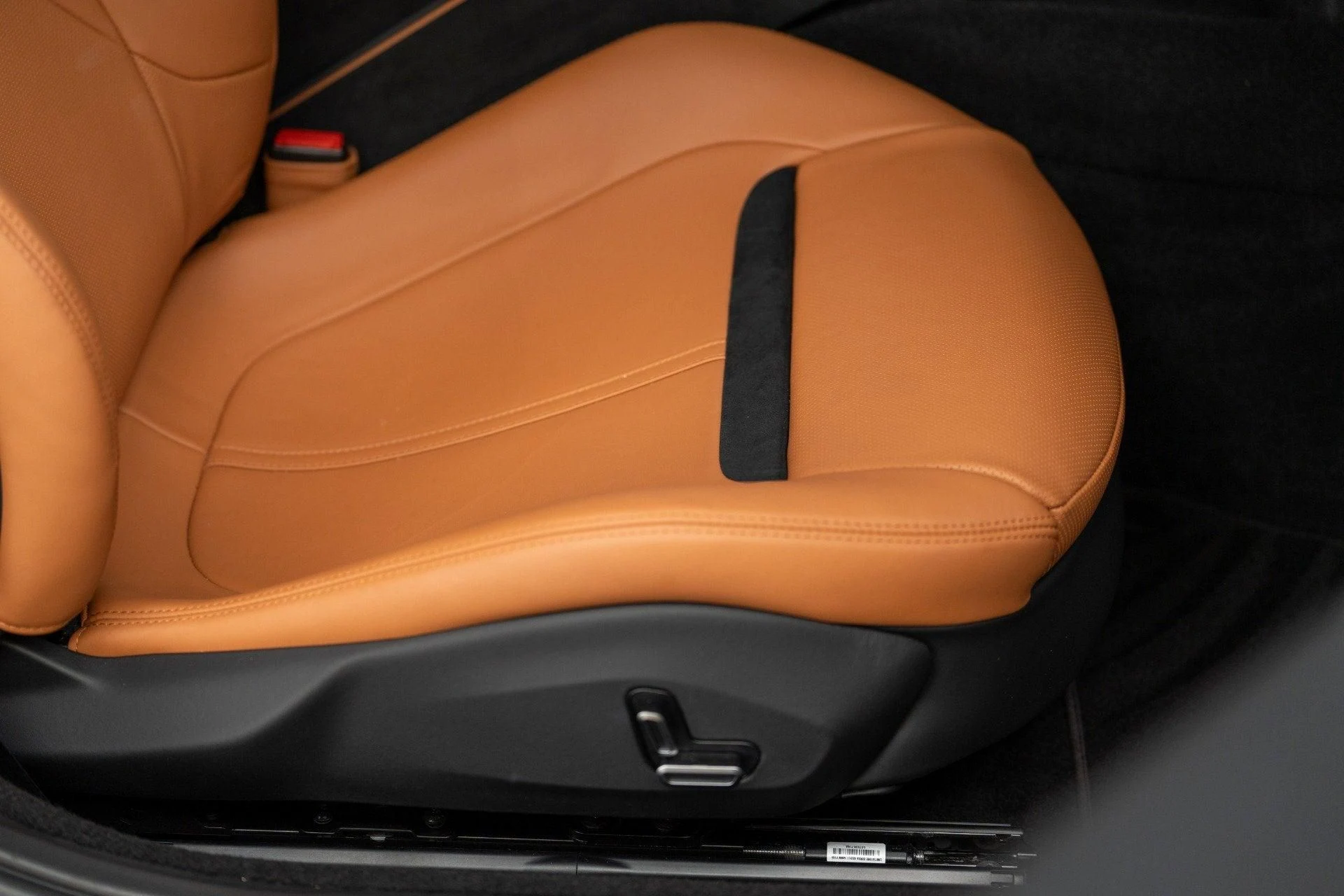 mph050_1153766574_Used_2022_Ferrari_Roma_1777382891_d2f20189a9