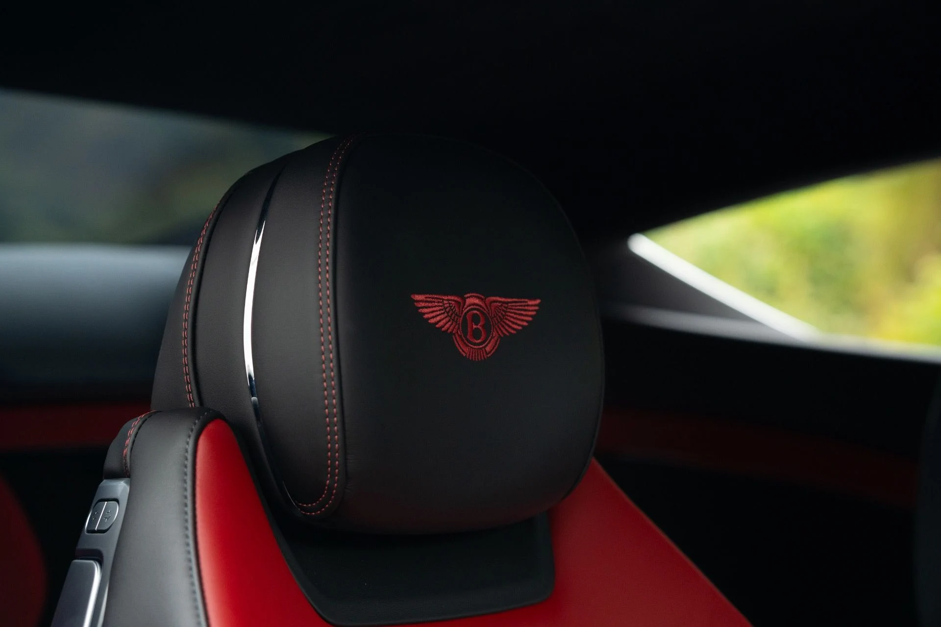 mph050_1172018093_Used_2022_Bentley_Continental_GT_V8_1769101024_753ada0e09