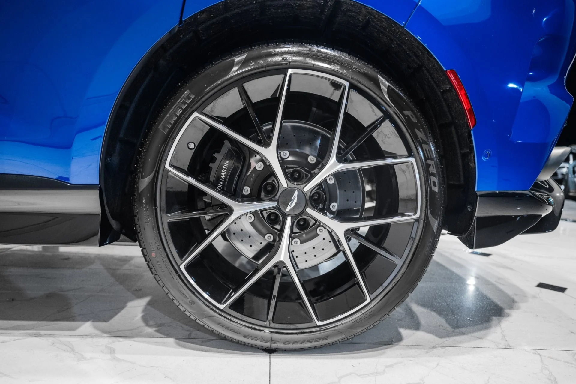 mph050_1198927576_New_2026_Aston_Martin_DBX_707_1780939775_dc77f8ba48