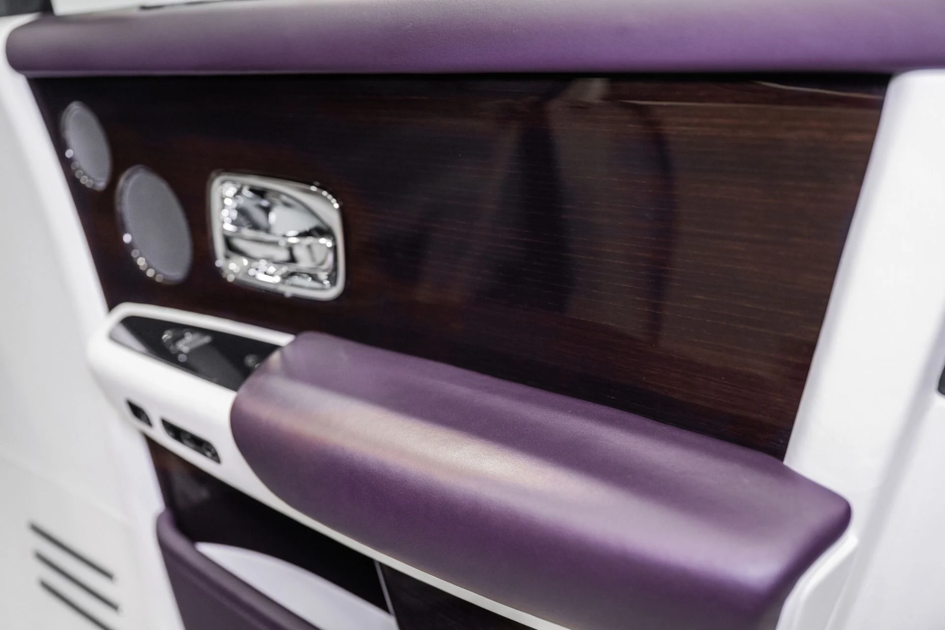 mph050_1211773313_Used_2018_Rolls_Royce_Phantom_1778080053_0b7a060f33