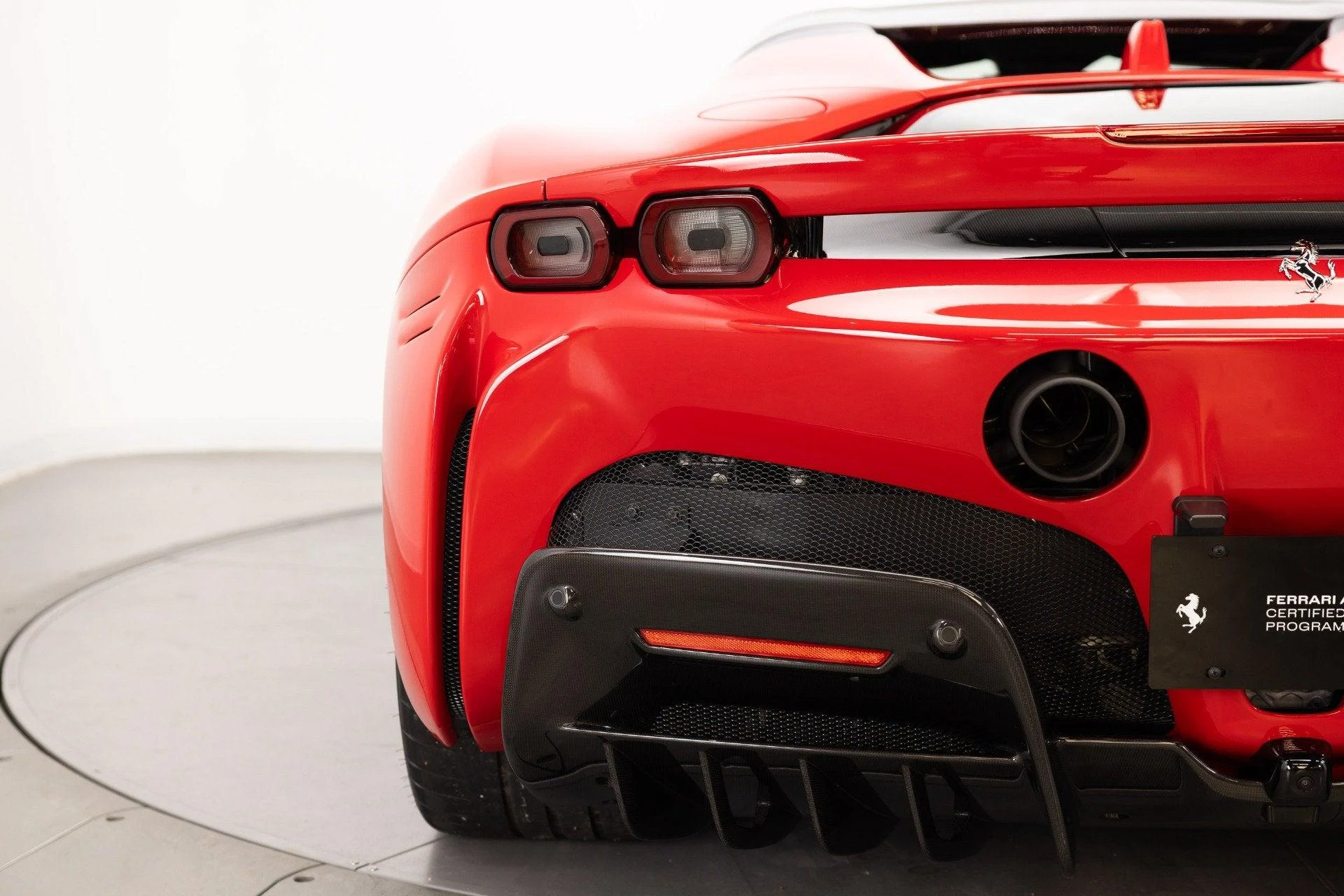 mph050_1245176692_Used_2022_Ferrari_SF_90_Spider_1788255982_5482824cf0
