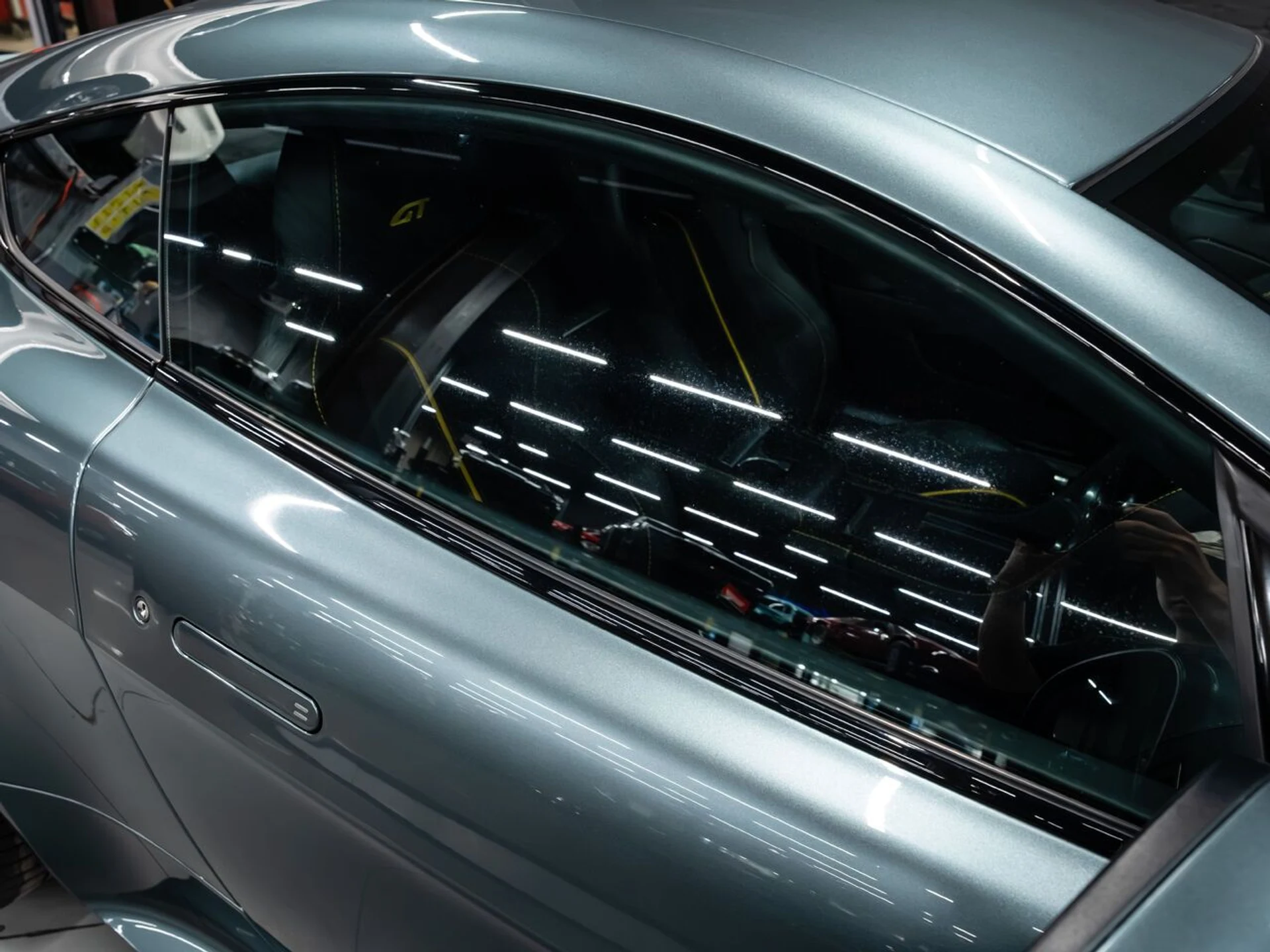 mph050_1264549319_aston_martin_v8_vantage_2015_7bb76a9653