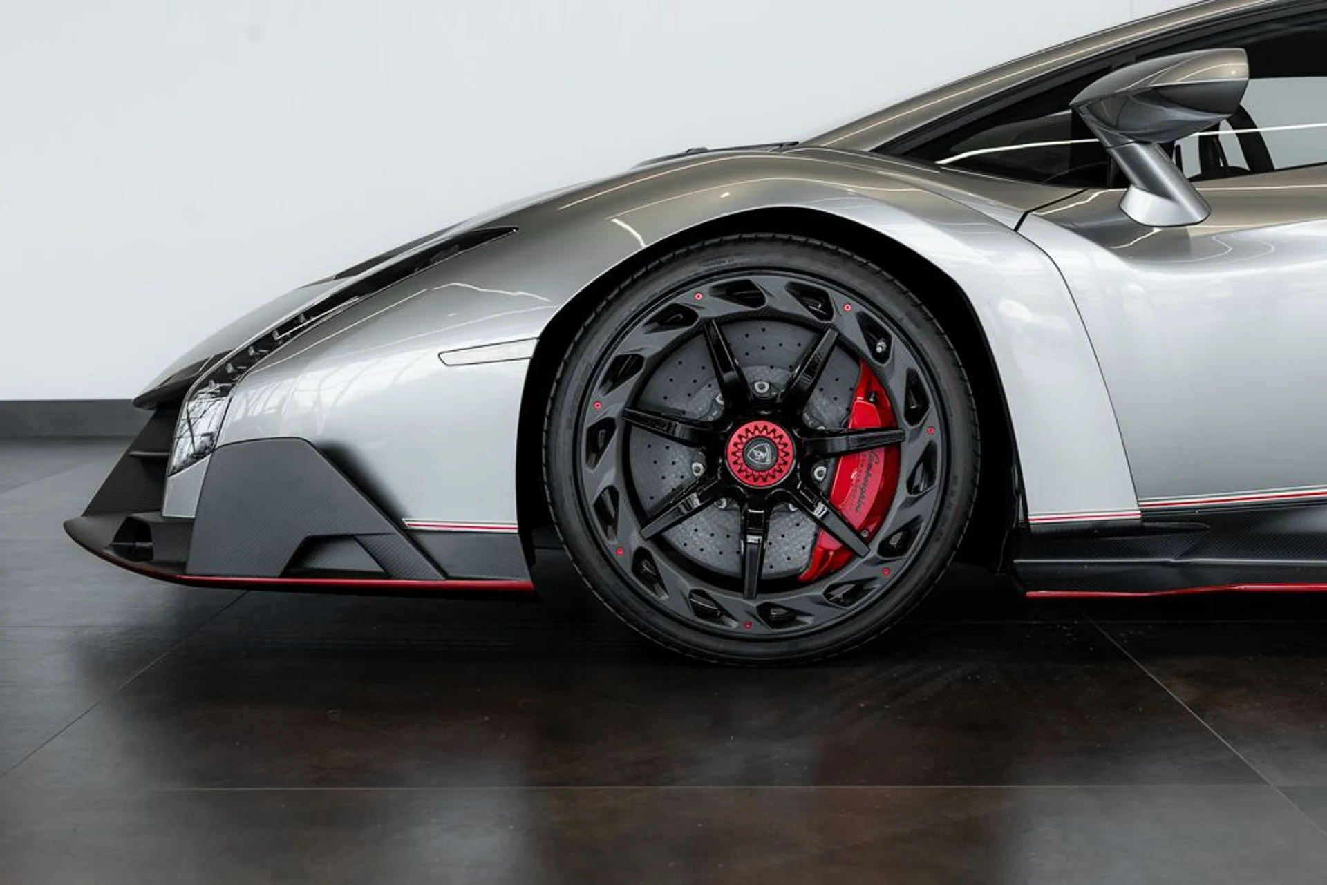 mph050_1266796276_lamborghini_veneno_2014_jpg_v_1779988126_dfc197999a