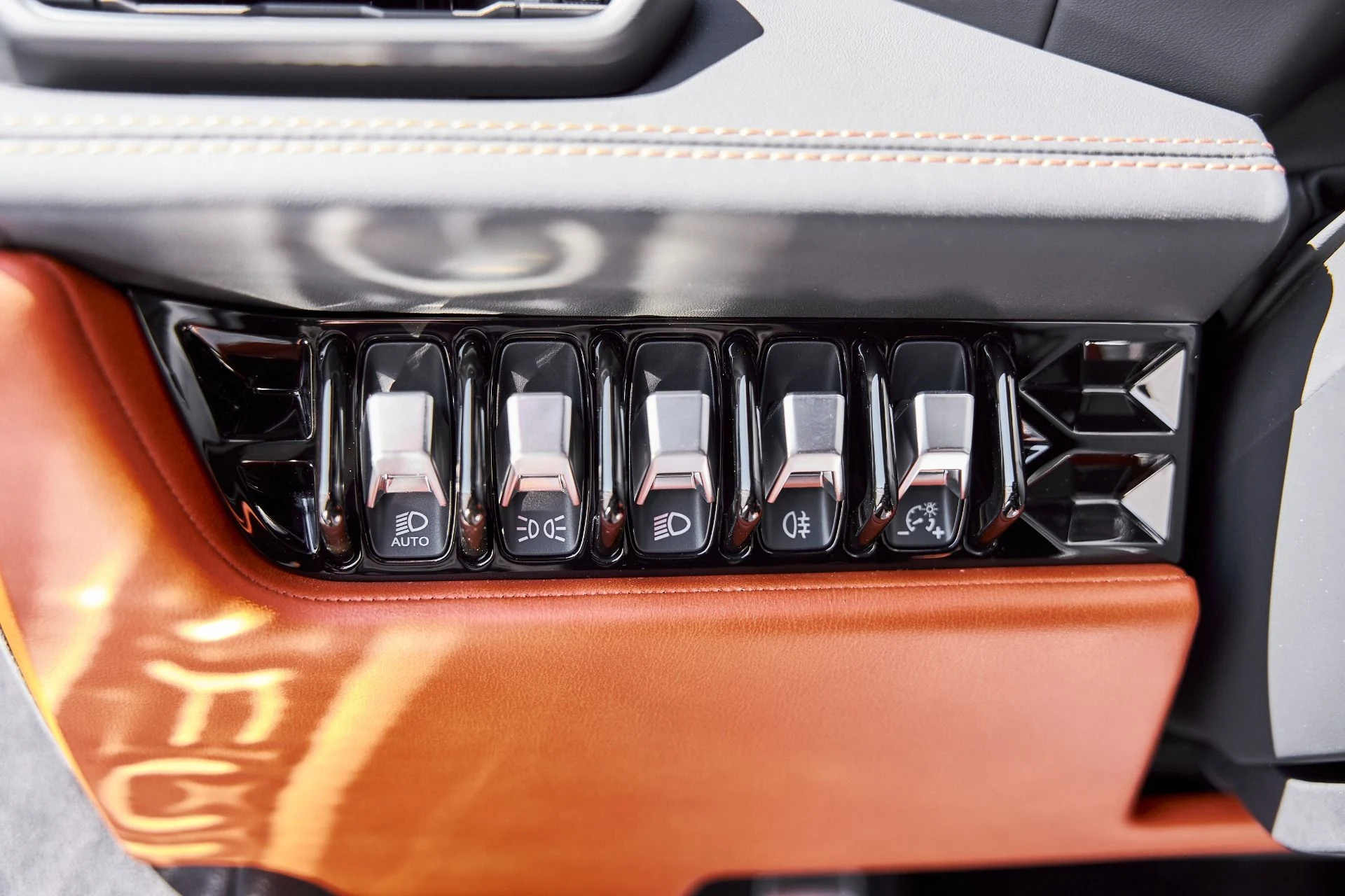 mph050_1291294481_Used_2024_Lamborghini_Huracan_Tecnica_Base_1773278481_0ff60ee058