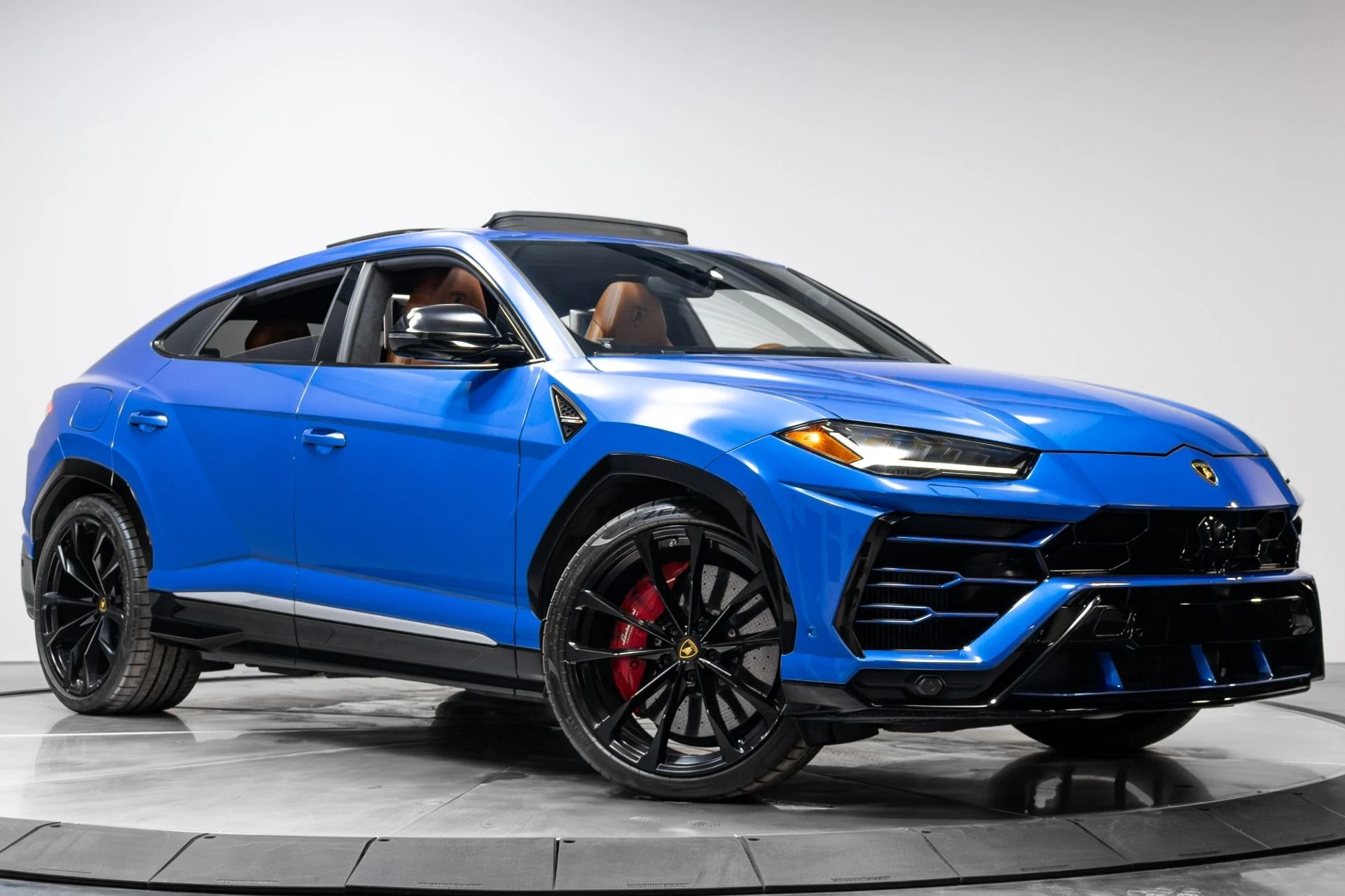 mph050_1295750267_Used_2019_Lamborghini_Urus_1772123275_09df94539a