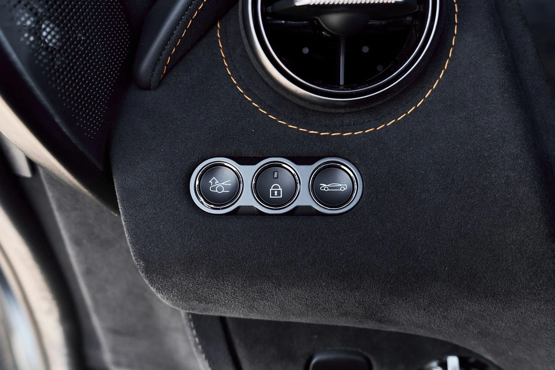 mph050_1296415641_Used_2024_Mc_Laren_750_S_1768012706_fd5e67107c