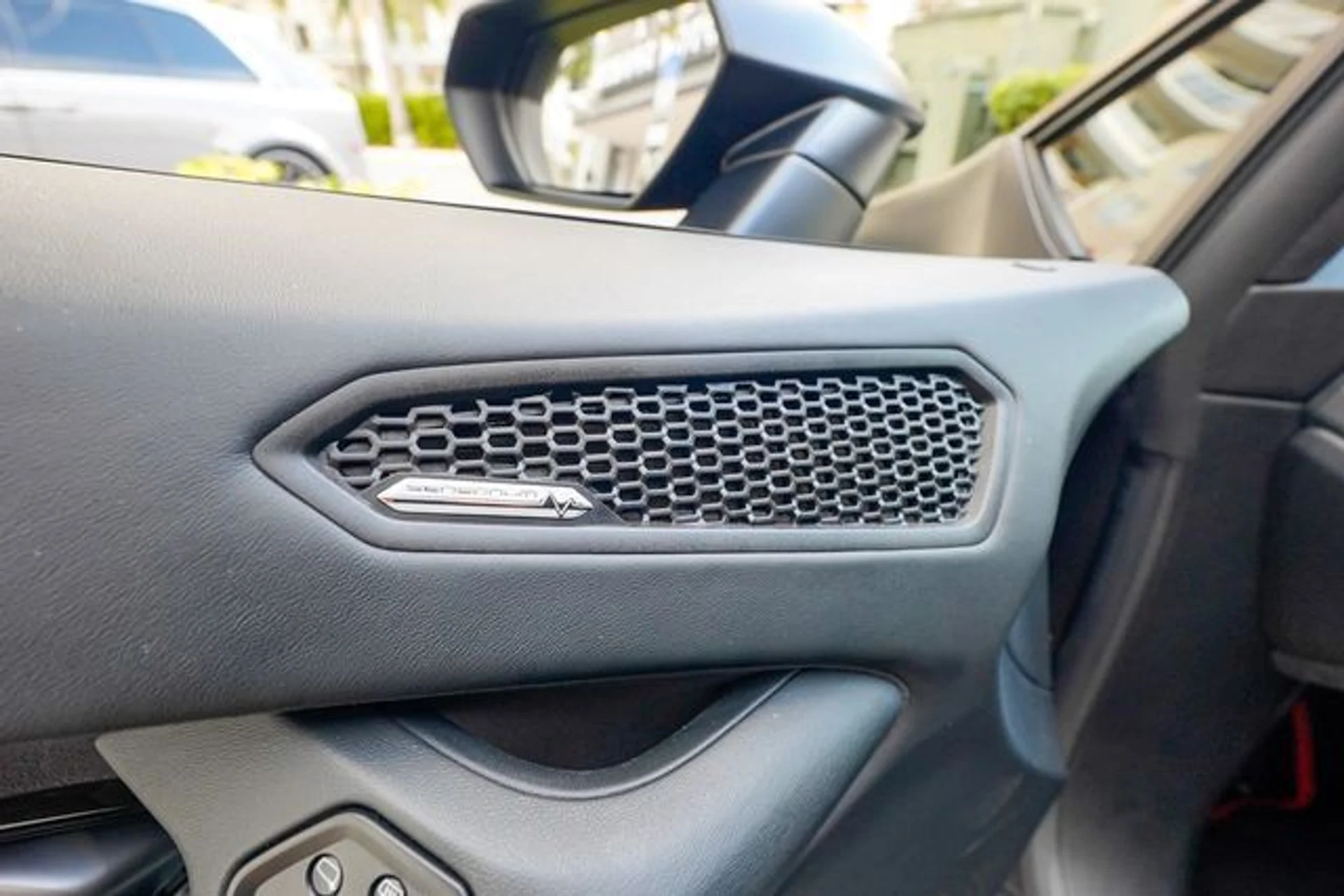 mph050_1308663121_22992534_51_7ff8cc42a7