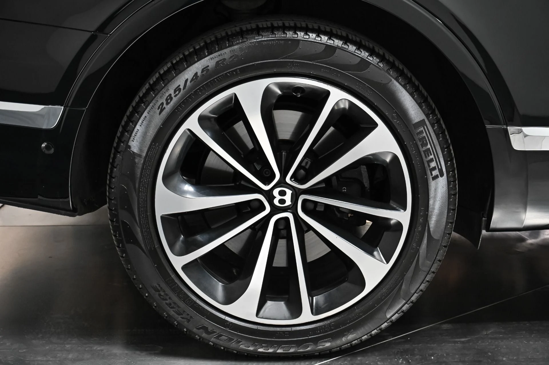 mph050_1309113531_Used_2018_Bentley_Bentayga_W12_1756239179_0538cbbb29