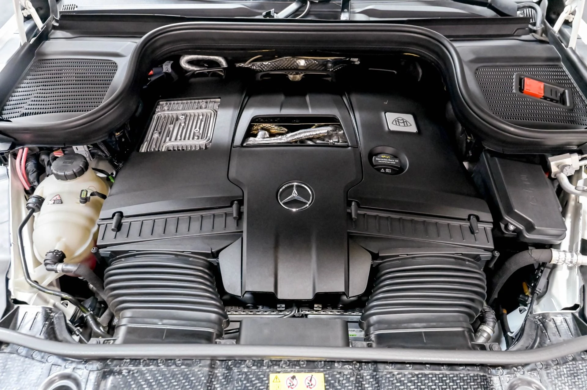 mph050_1310772300_Used_2024_Mercedes_Benz_GLS_Maybach_GLS_600_4_MATIC_1780345753_1736ee993b