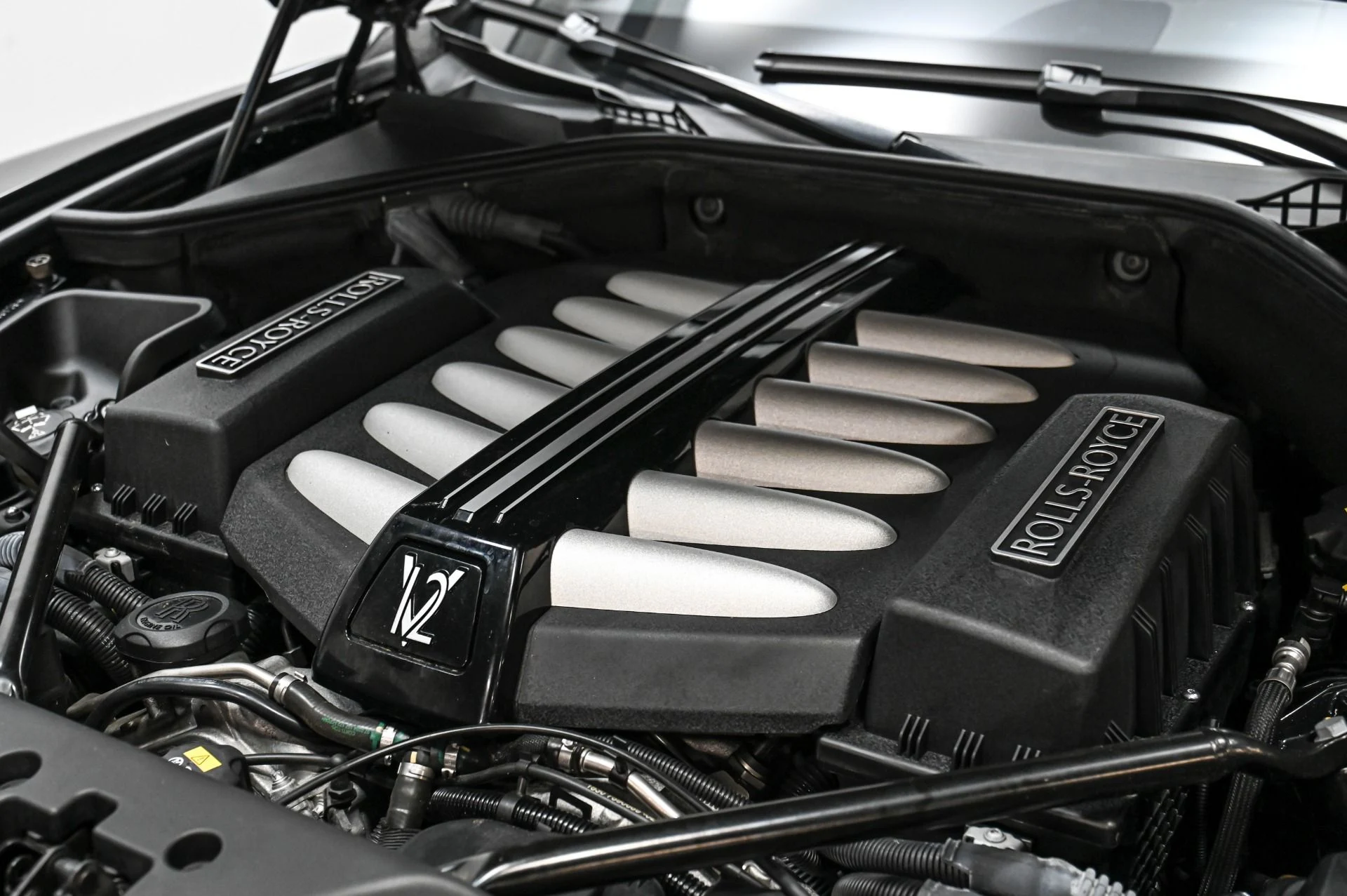 mph050_1311174390_Used_2015_Rolls_Royce_Ghost_Base_1723921602_b4e816d566