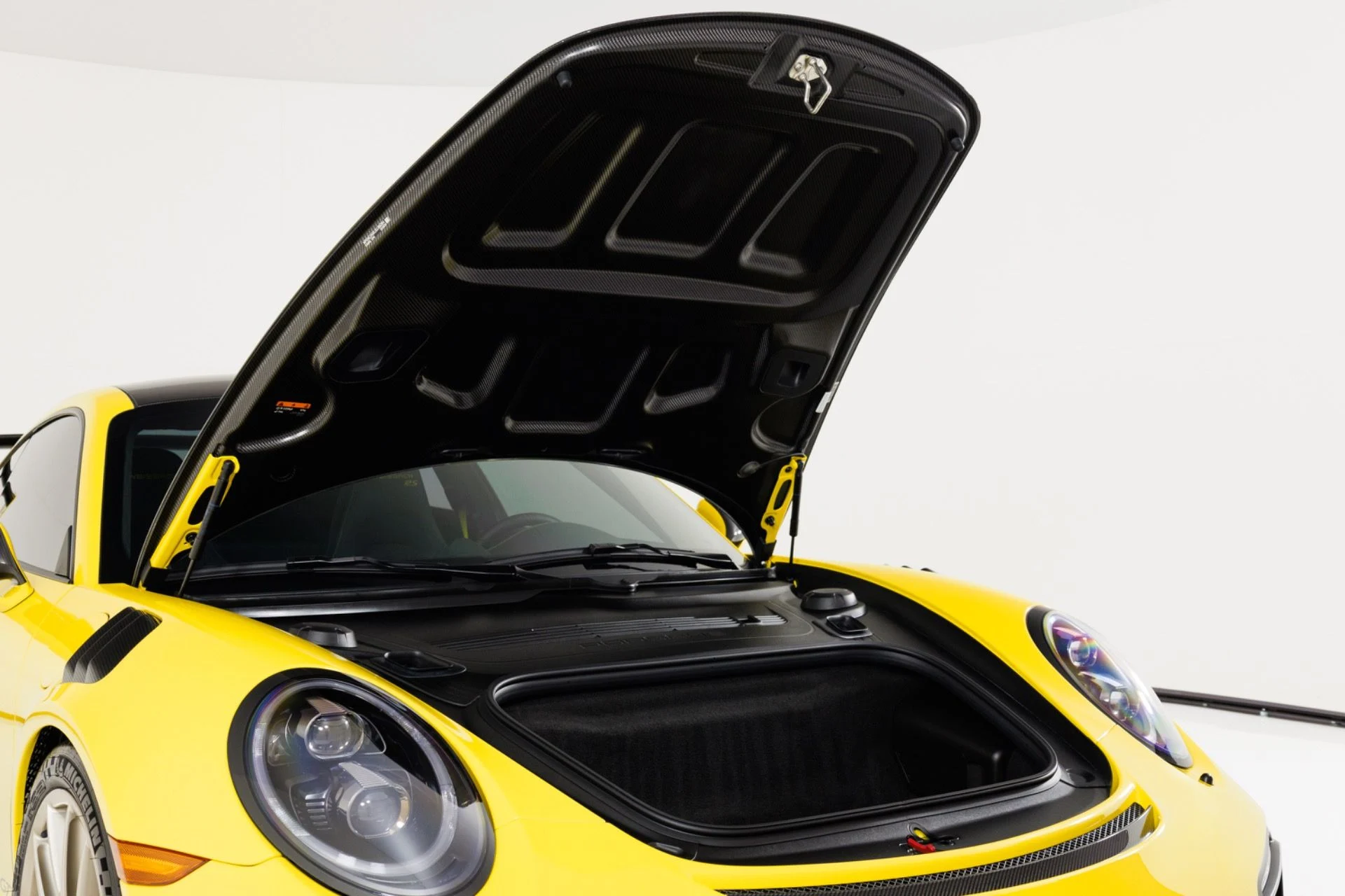 mph050_132081993_Used_2018_Porsche_911_GT_2_RS_1787778689_2fda8cf908