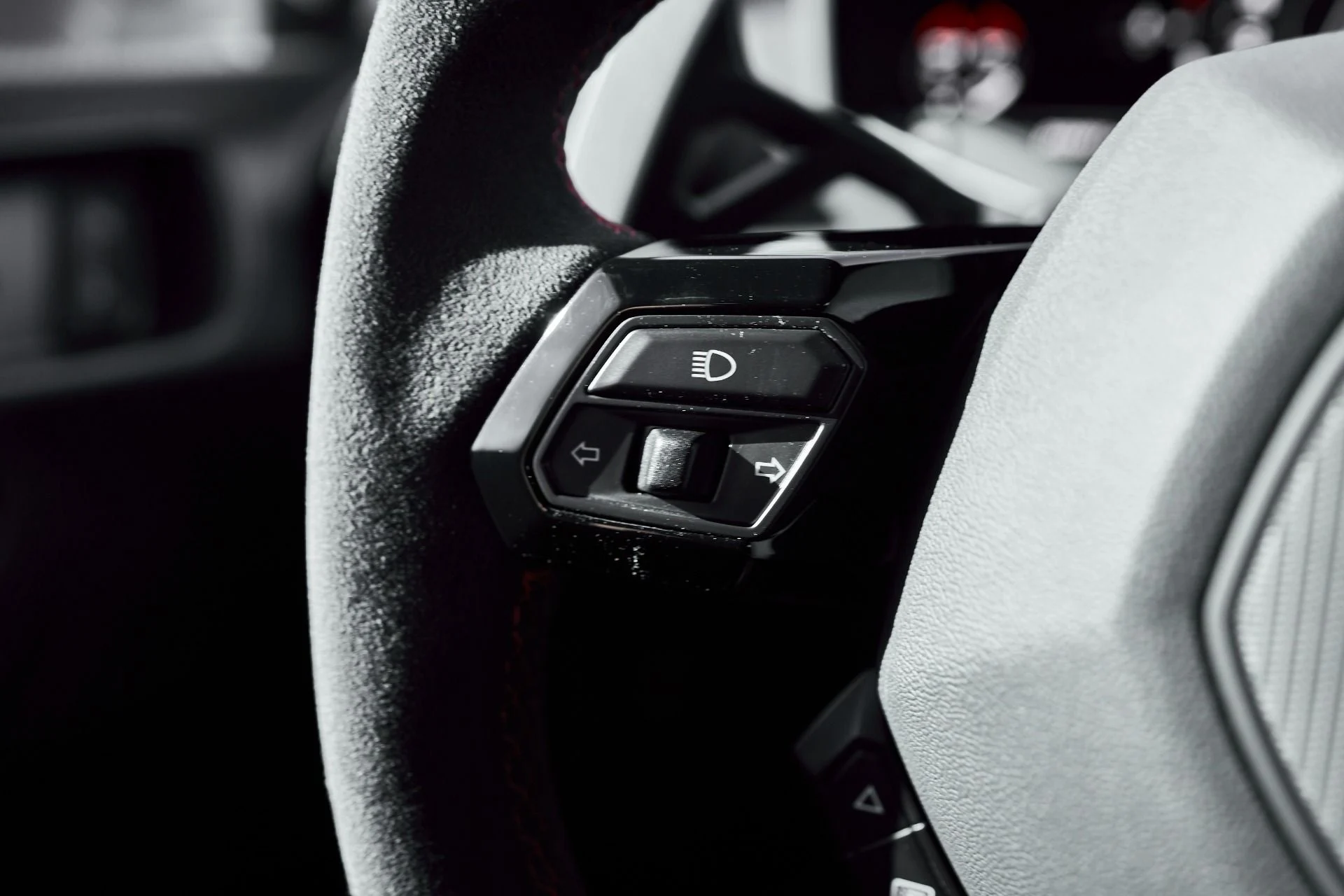 mph050_1347359193_Used_2023_Lamborghini_Huracan_Base_1764123627_1099e96768