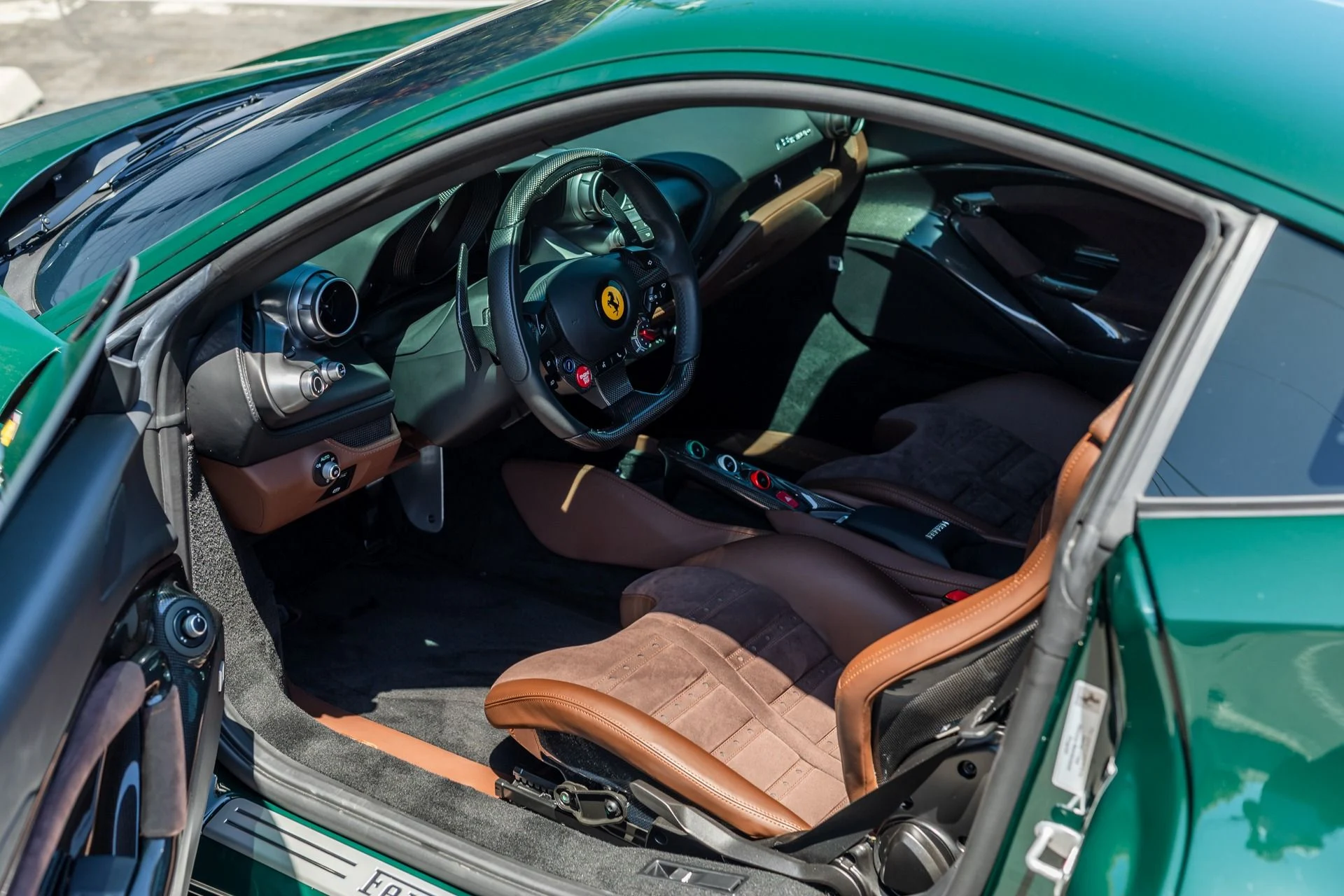 mph050_1409054457_Used_2022_Ferrari_F8_Tributo_1744415628_b8ba63ed3e