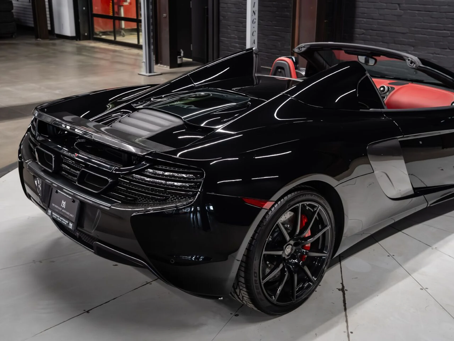 mph050_1425320873_mclaren_650s_2015_26fb318a23