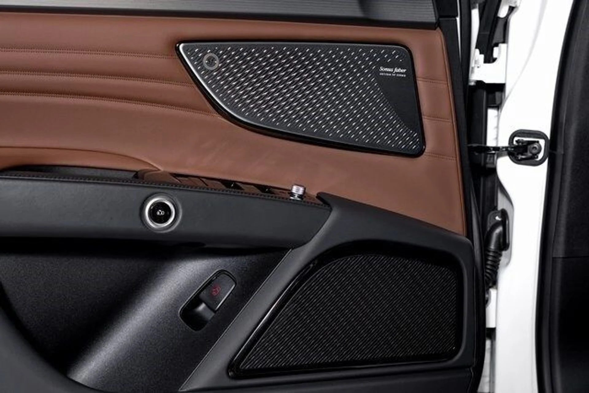 mph050_143317342_3369e4d19f98582ec3d9d1a2a281f2edx_392858b4b8