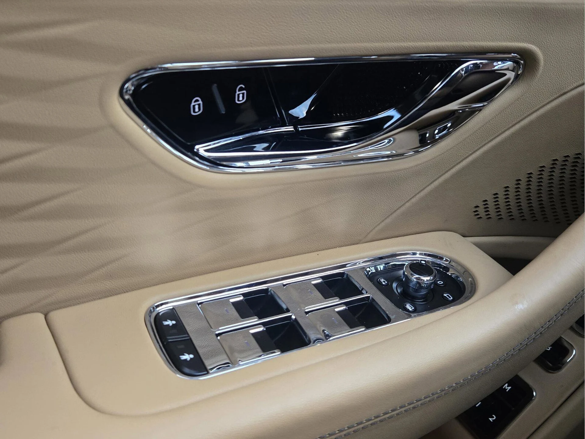 mph050_1435479510_fb10900bf212a360a485832488845cb6x_1cbaf107eb