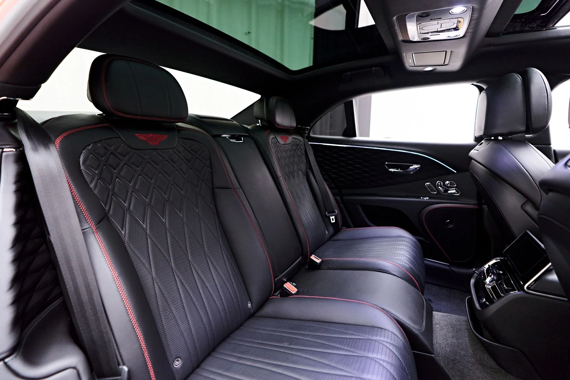 mph050_1454123374_Used_2021_Bentley_Flying_Spur_W12_1754099984_3eaf63cc5a
