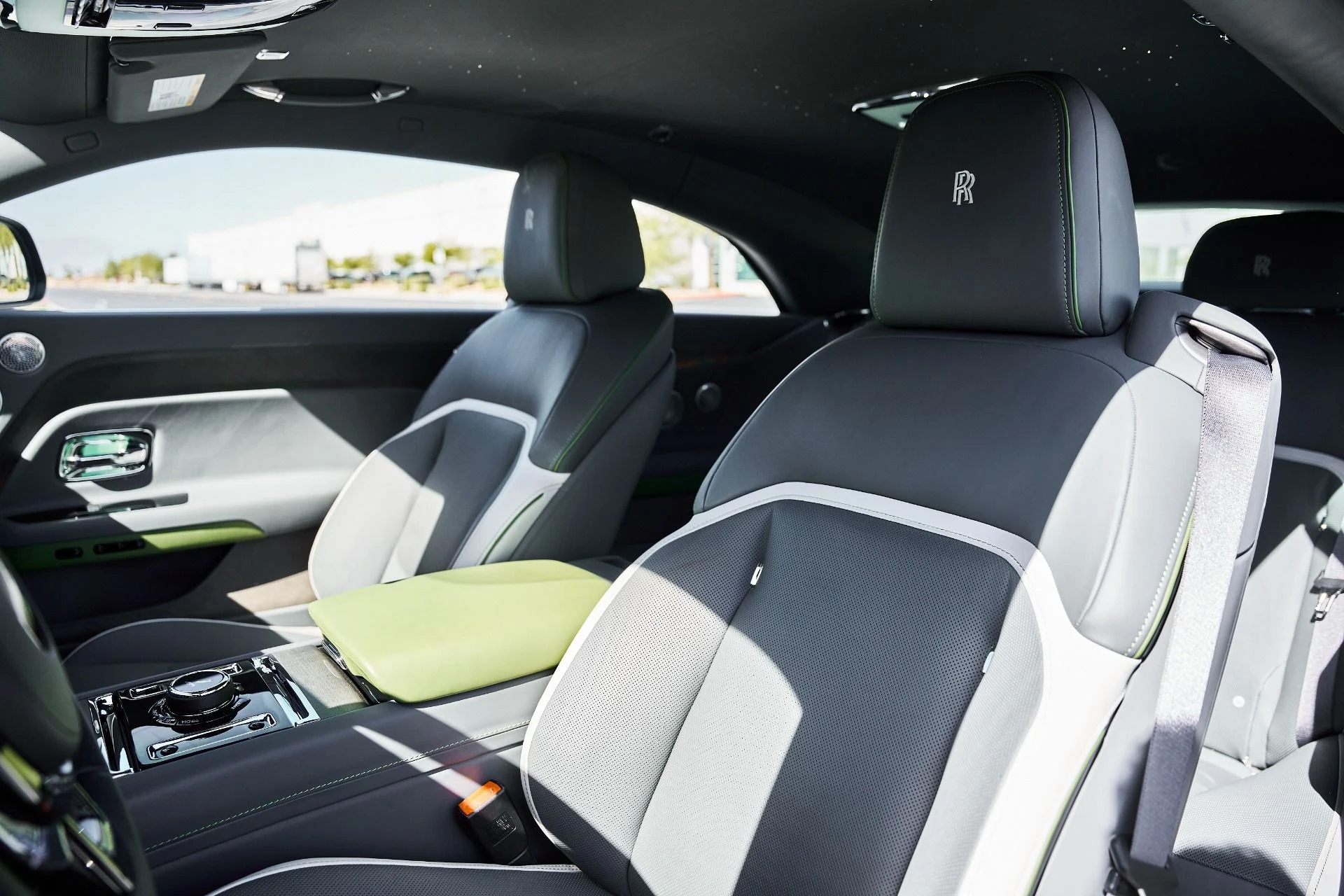 mph050_1457532138_Used_2024_Rolls_Royce_Spectre_Mansory_1776840106_63030f0dc5