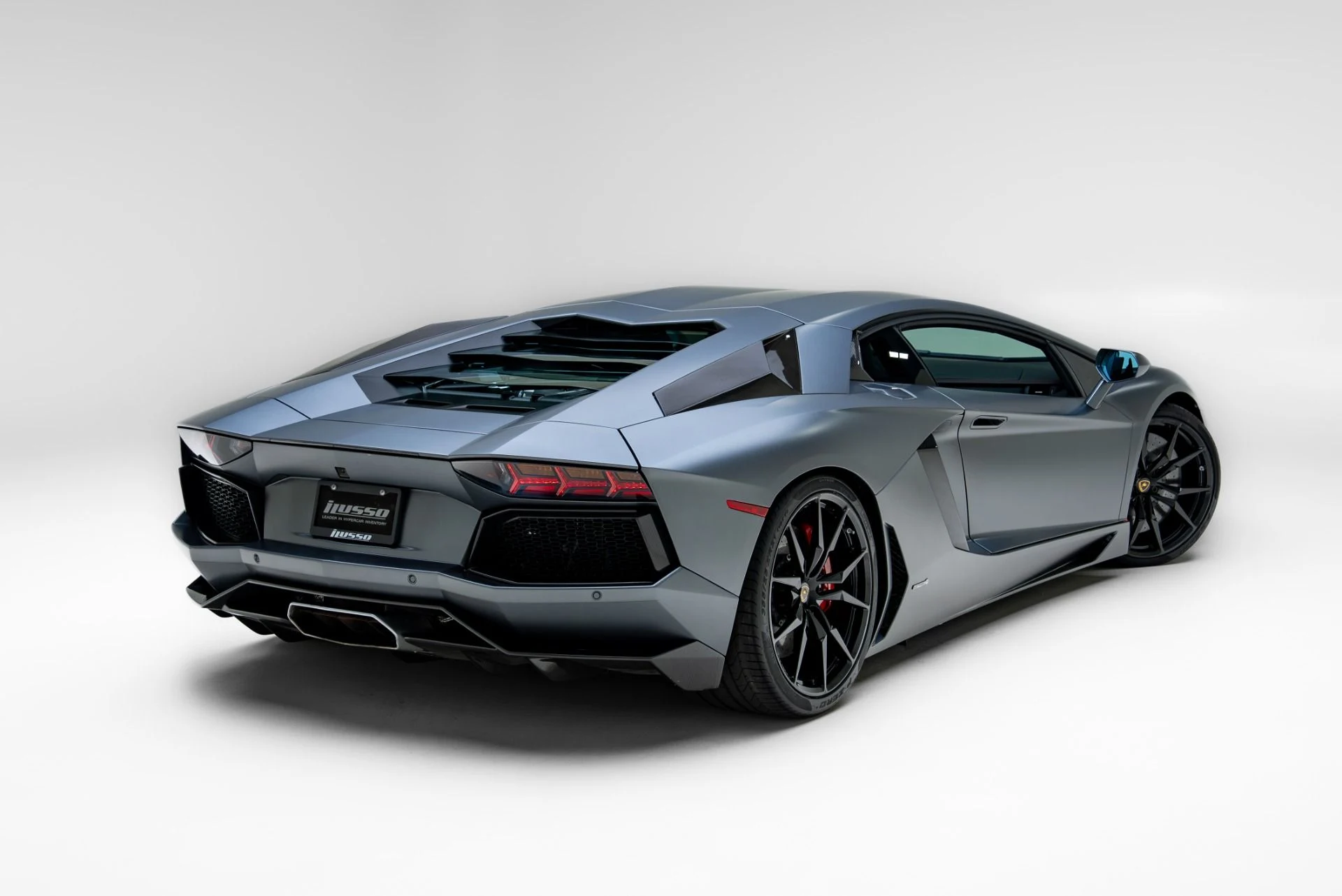 mph050_147519171_Used_2015_Lamborghini_Aventador_LP_700_4_1778261723_7c162d5bcc