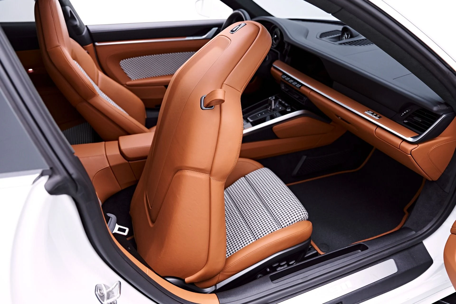 mph050_1483141954_Used_2024_Porsche_911_Turbo_S_1777505284_f18cb5f889