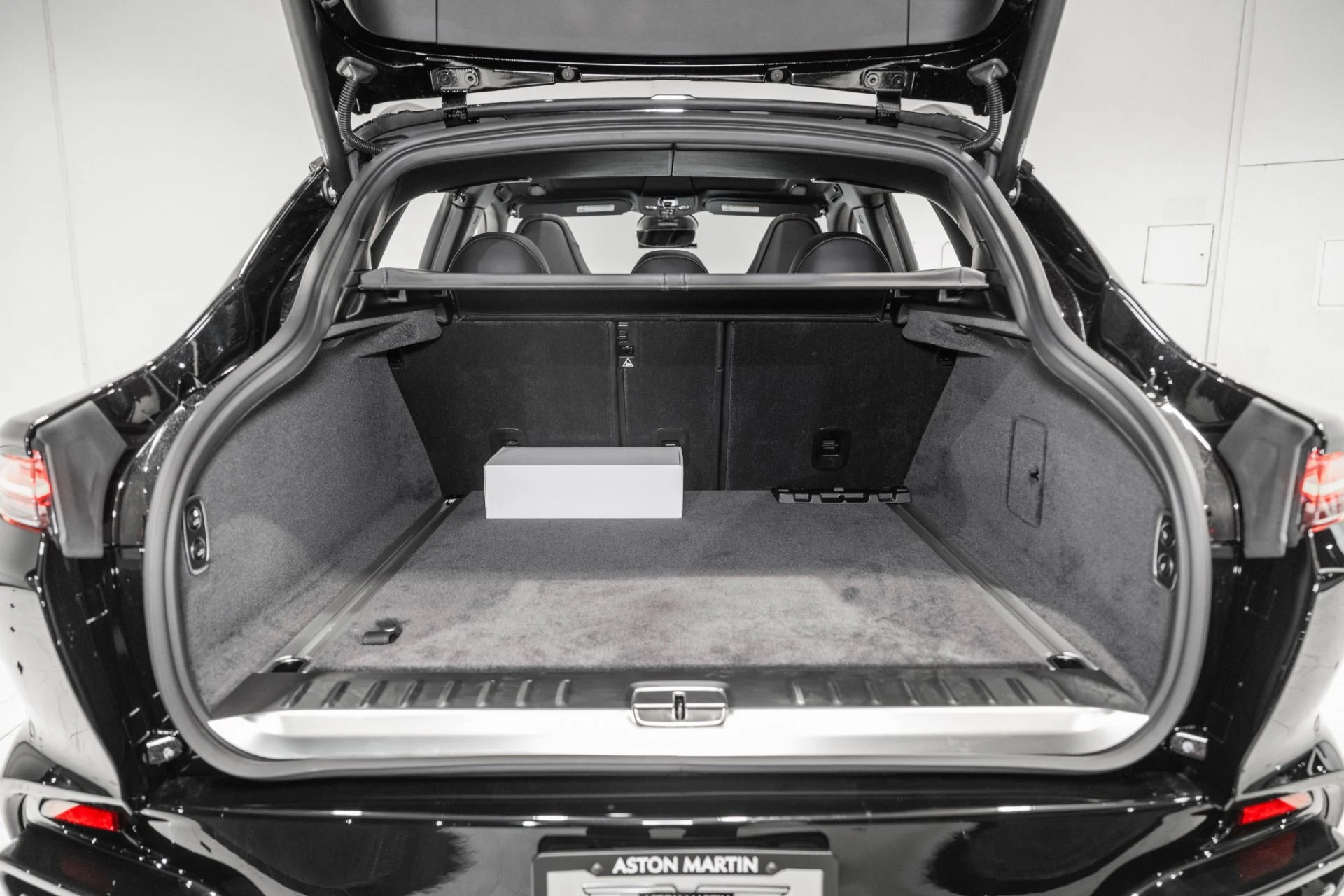 mph050_1485008500_New_2026_Aston_Martin_DBX_S_1765985660_da78af8ebf