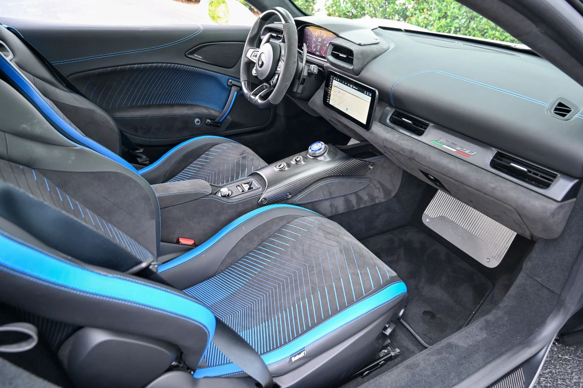 mph050_1498487910_Used_2022_Maserati_MC_20_1715696672_f112dfebc7