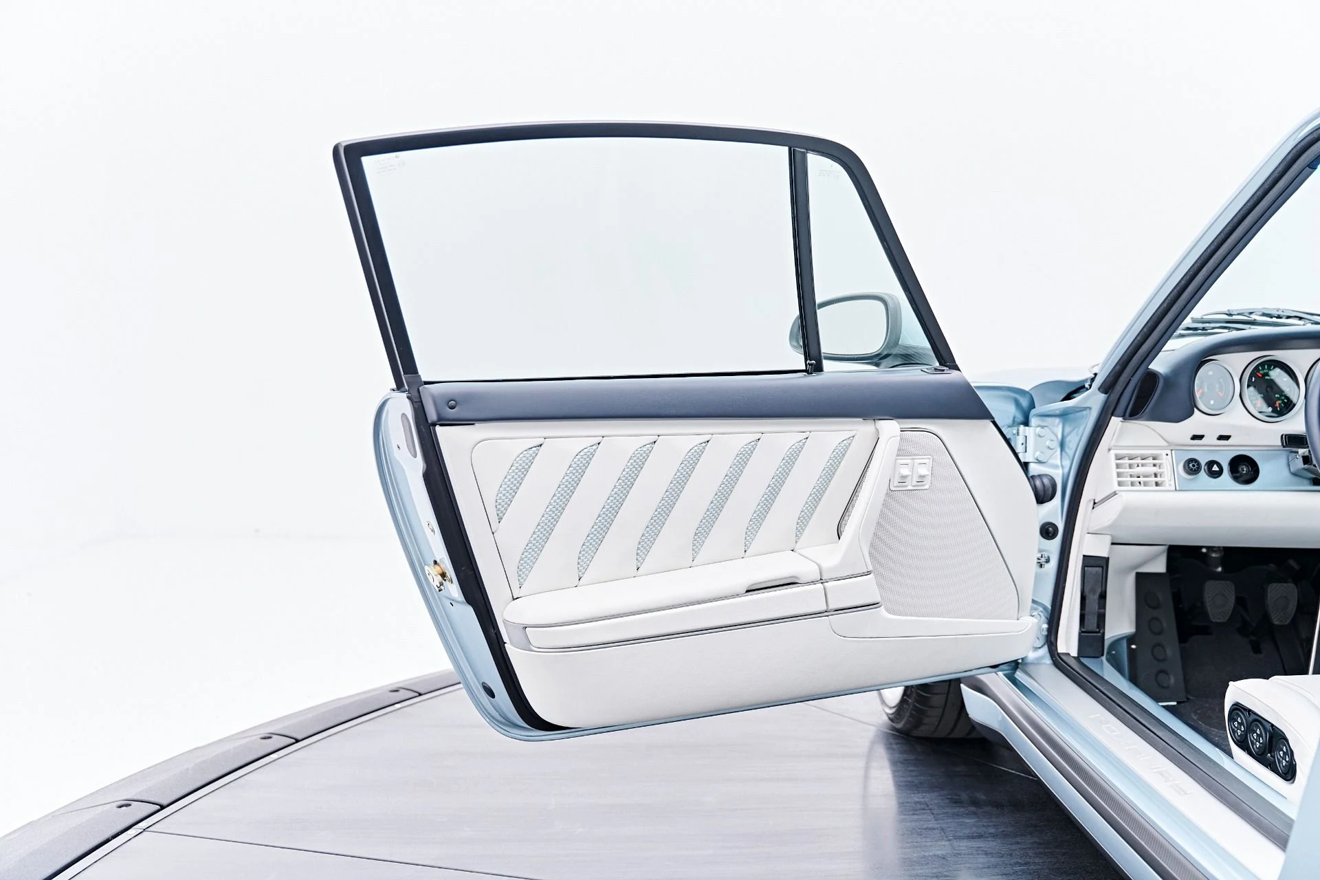 mph050_1499295720_Used_1990_Porsche_911_1789729680_05f21311d0