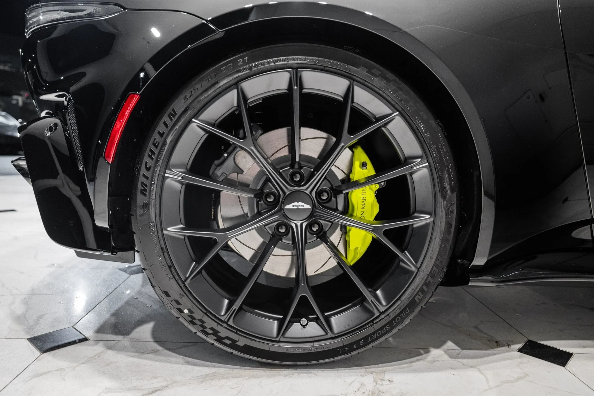 mph050_1530241949_New_2026_Aston_Martin_Vantage_S_Roadster_1780941042_05f2f7157e