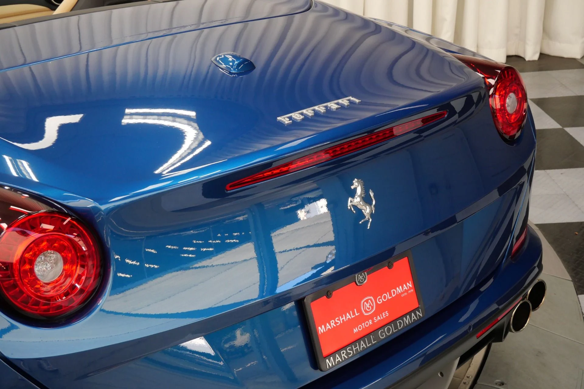 mph050_154916426_Used_2017_Ferrari_California_T_1759252098_9d846cb98c