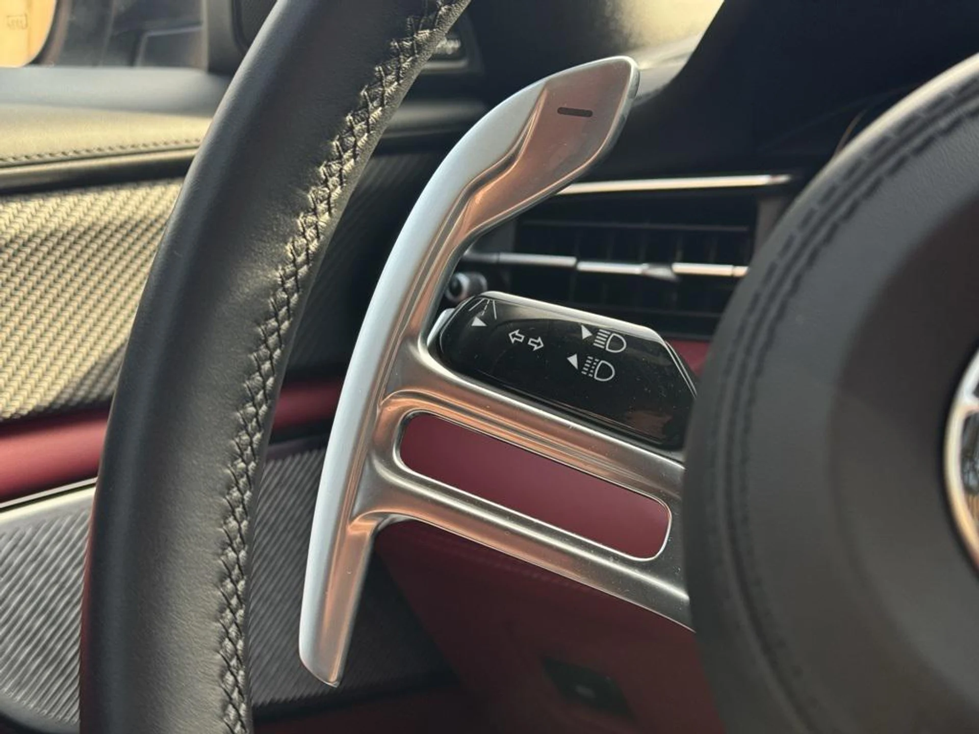 mph050_1557206629_g_AEJZL_Ni_W_Gq_Jy_P1_Ty_vxbhfbn_U_abe810ad73