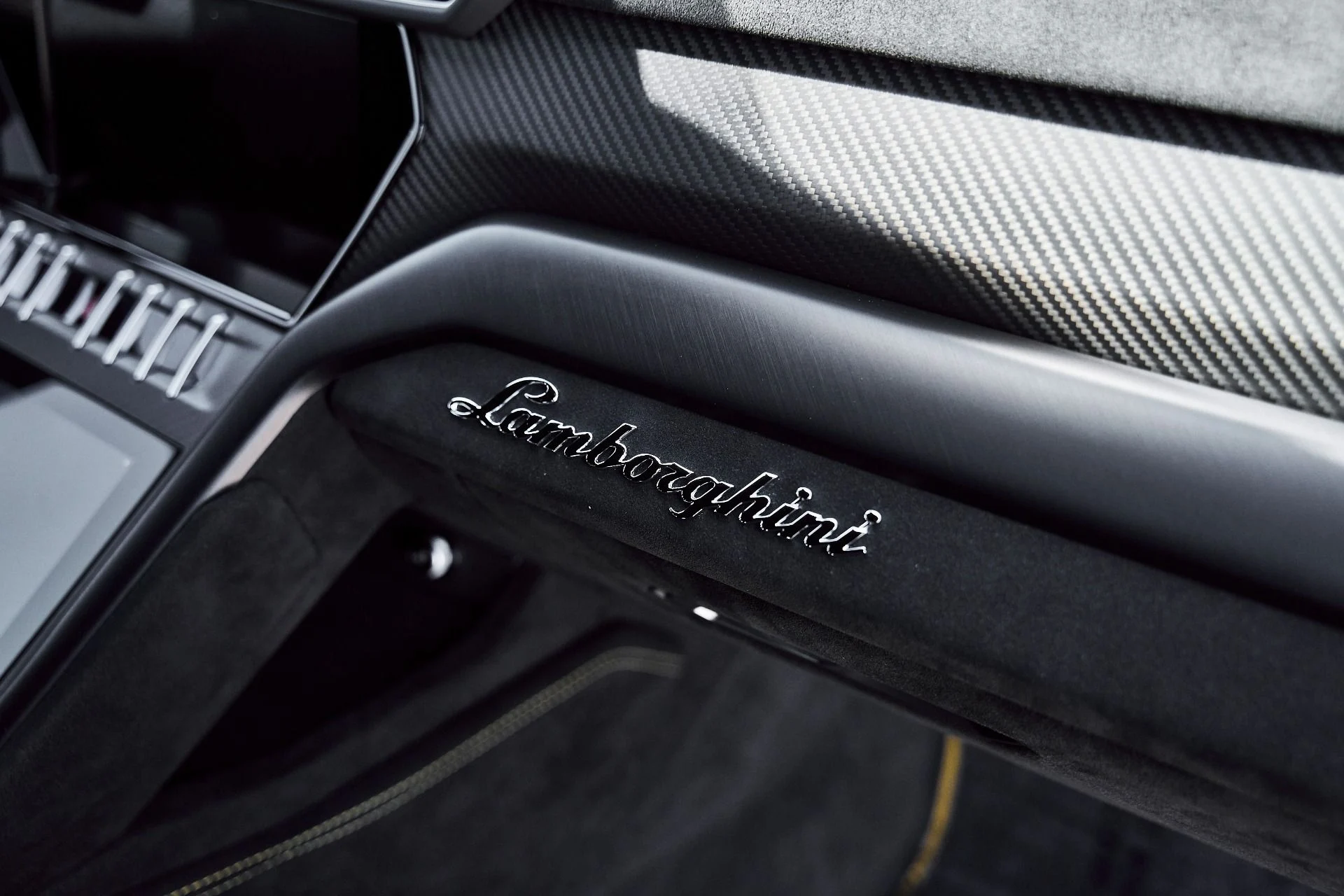 mph050_1565780707_Used_2024_Lamborghini_Urus_Performante_1778117038_e97c384f70