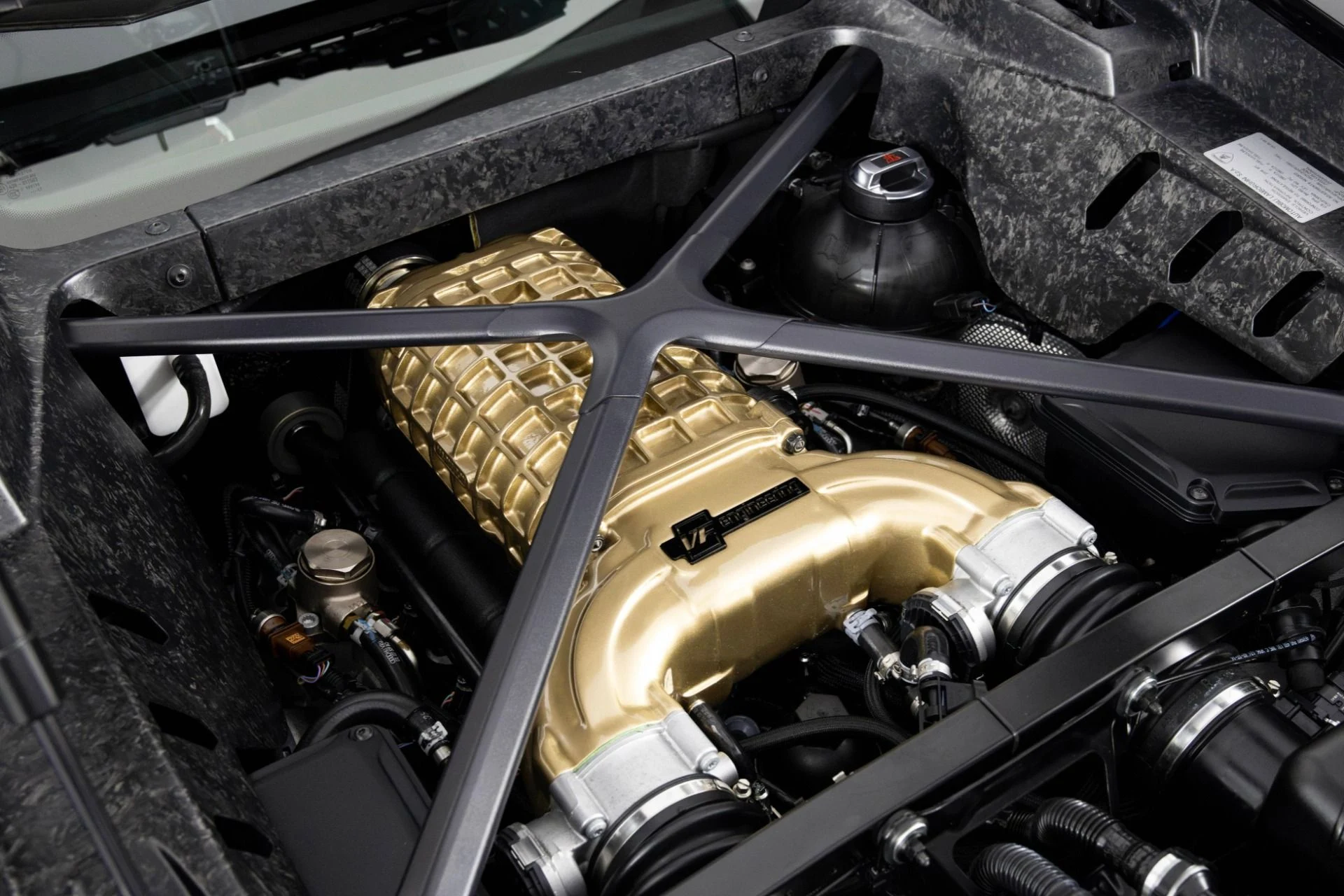 mph050_1574115786_Used_2018_Lamborghini_Huracan_Performante_1762565926_045db73606