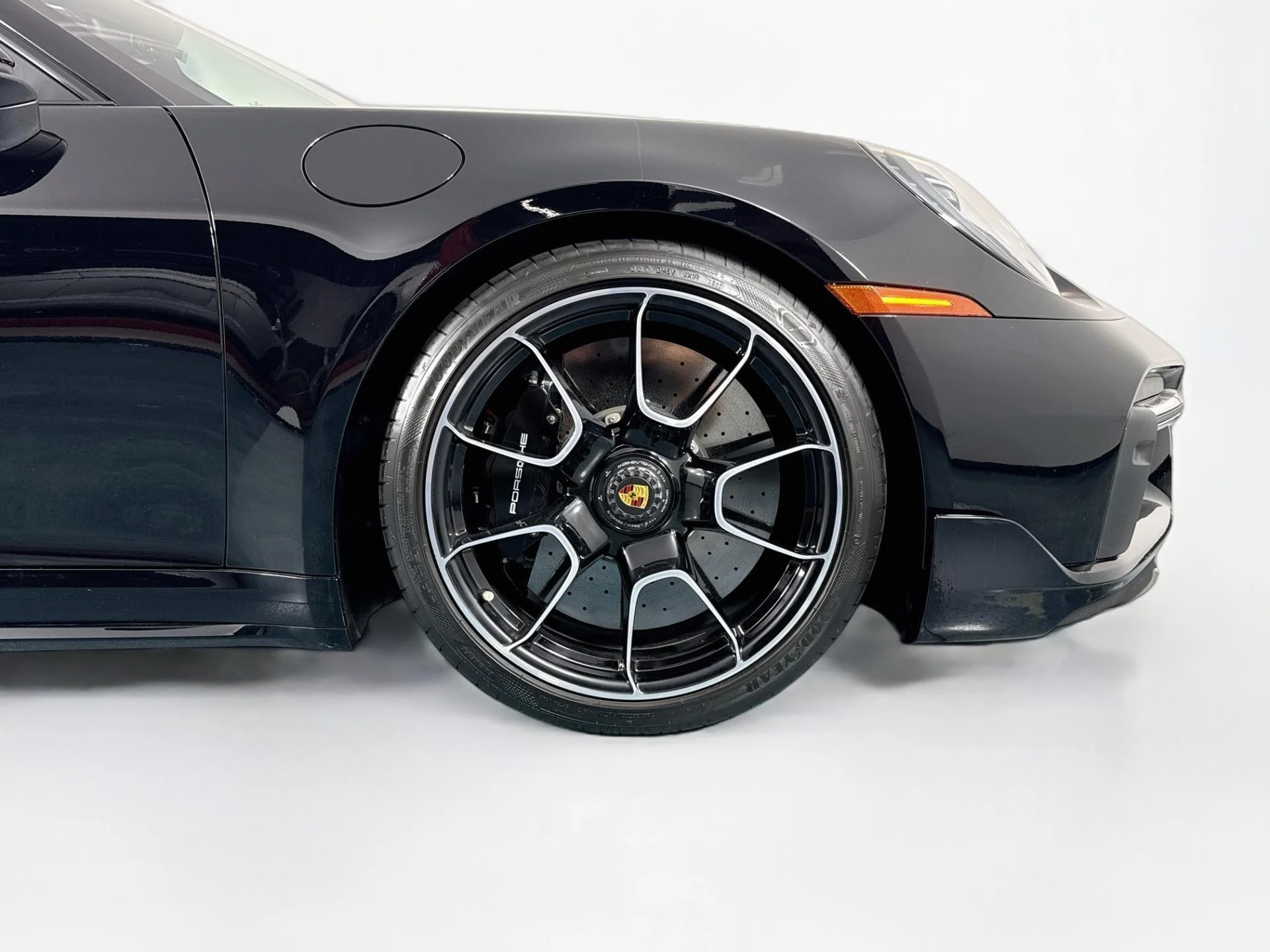 mph050_1594023187_Used_2021_Porsche_911_Turbo_S_1787123378_4e6432ec30