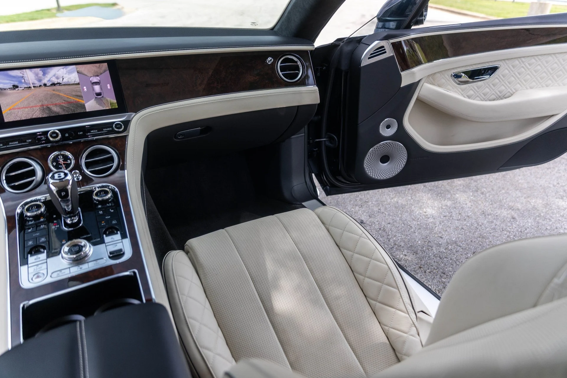 mph050_159913445_Hi_Tech_Luxury_Imports_LLC_SCBCG_2_ZG_6_NC_090901_image_50_7c08b6d942