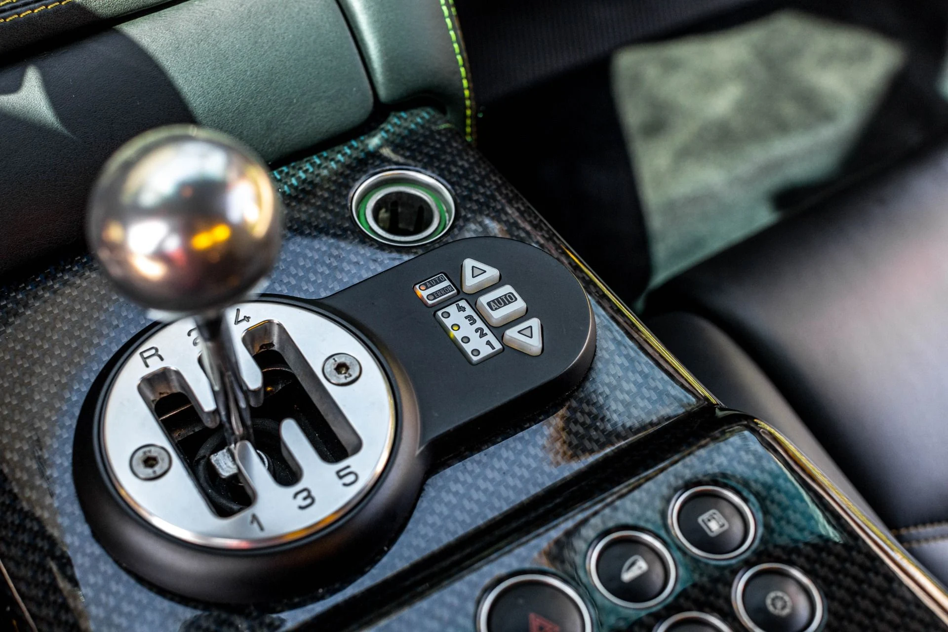 mph050_1636446173_Used_2001_Lamborghini_Diablo_VT_IMMACULATE_CONDITION_W_EXTENSIVE_CARBON_19_K_SERVICE_PERFORMED_1658444927_8d60264deb