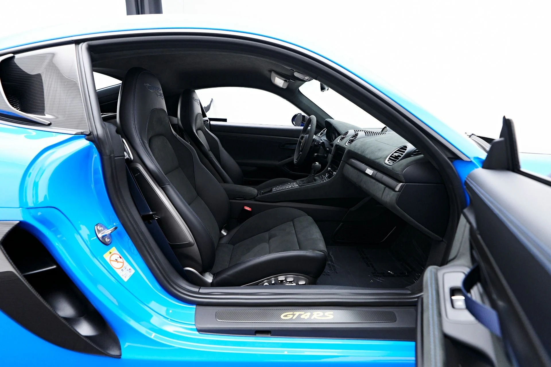 mph050_1666285041_Used_2024_Porsche_718_Cayman_GT_4_RS_1757637904_166340dad7