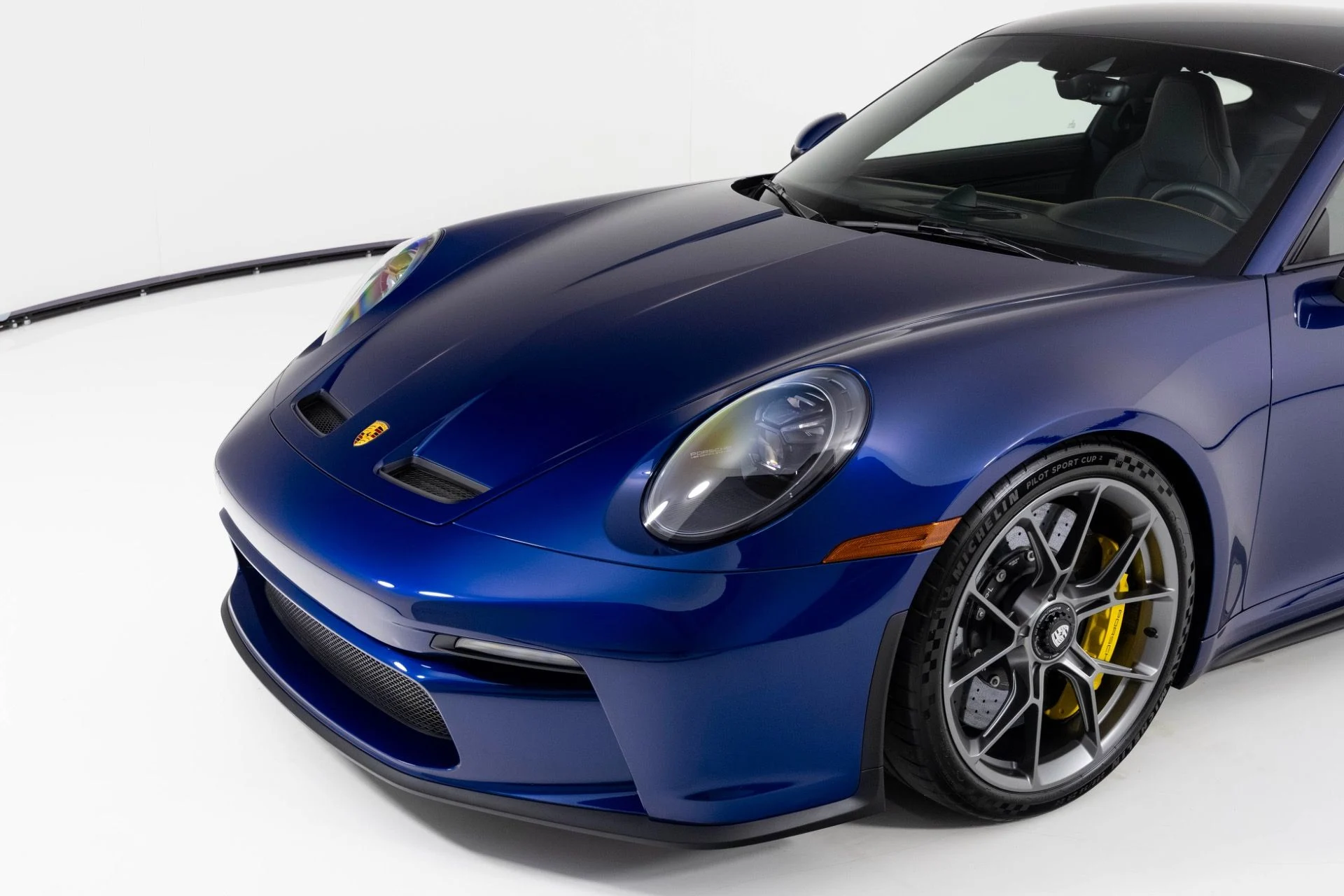 mph050_1670532580_Used_2022_Porsche_911_GT_3_Touring_1764706408_30798347b0