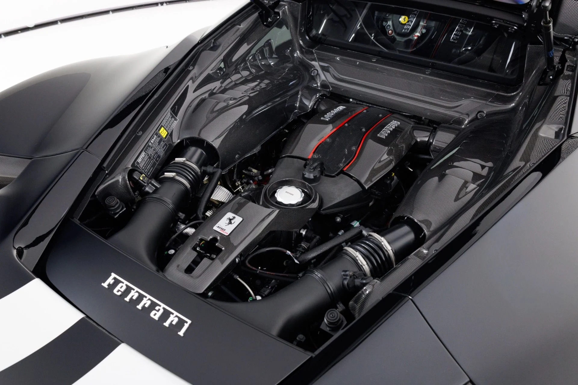 mph050_1699862270_Used_2019_Ferrari_488_Pista_1781884401_8b2cb7dce0