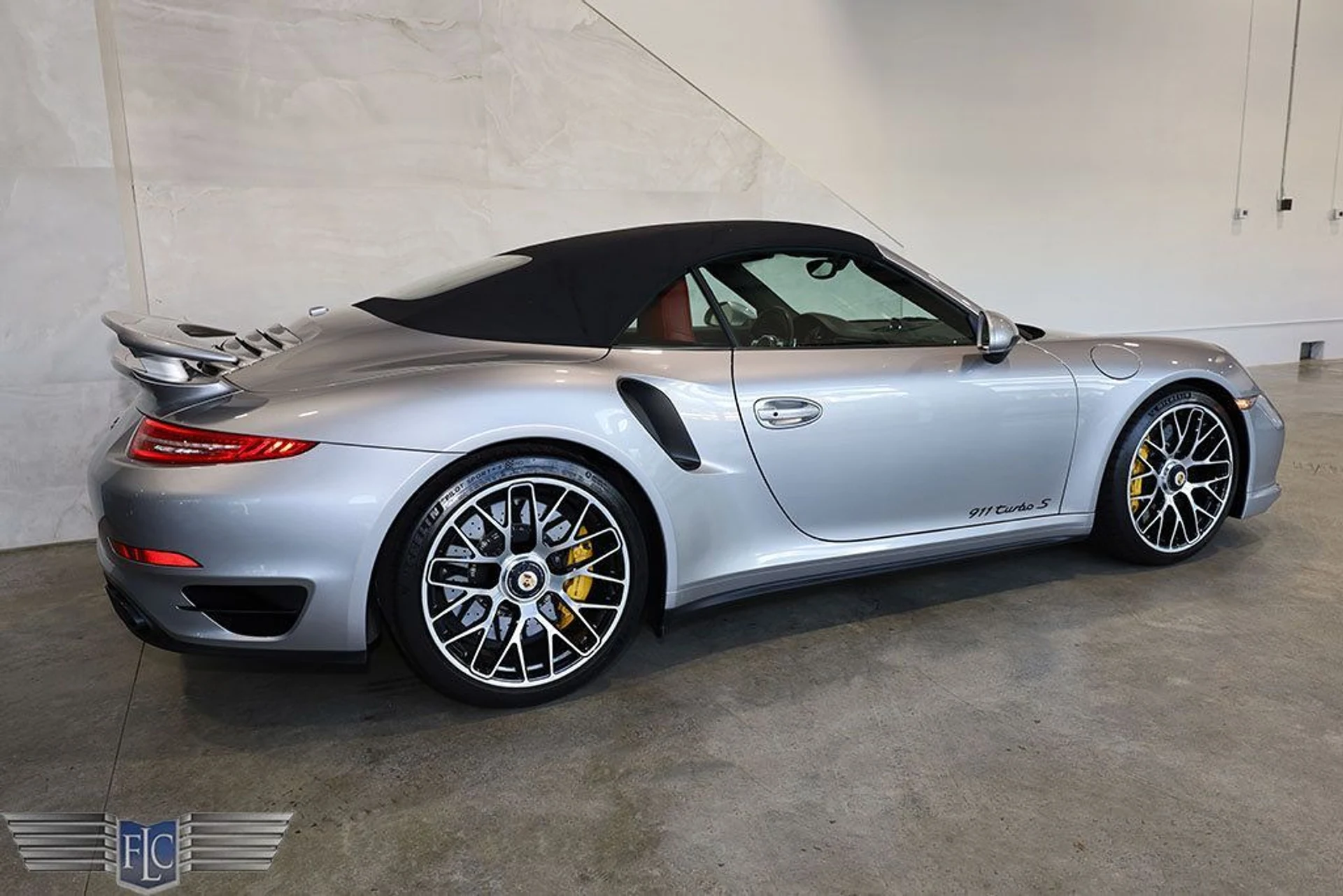 mph050_1722876877_used_2014_porsche_911_turbocabriolet_9689_22886118_51_1024_a69586f3a1
